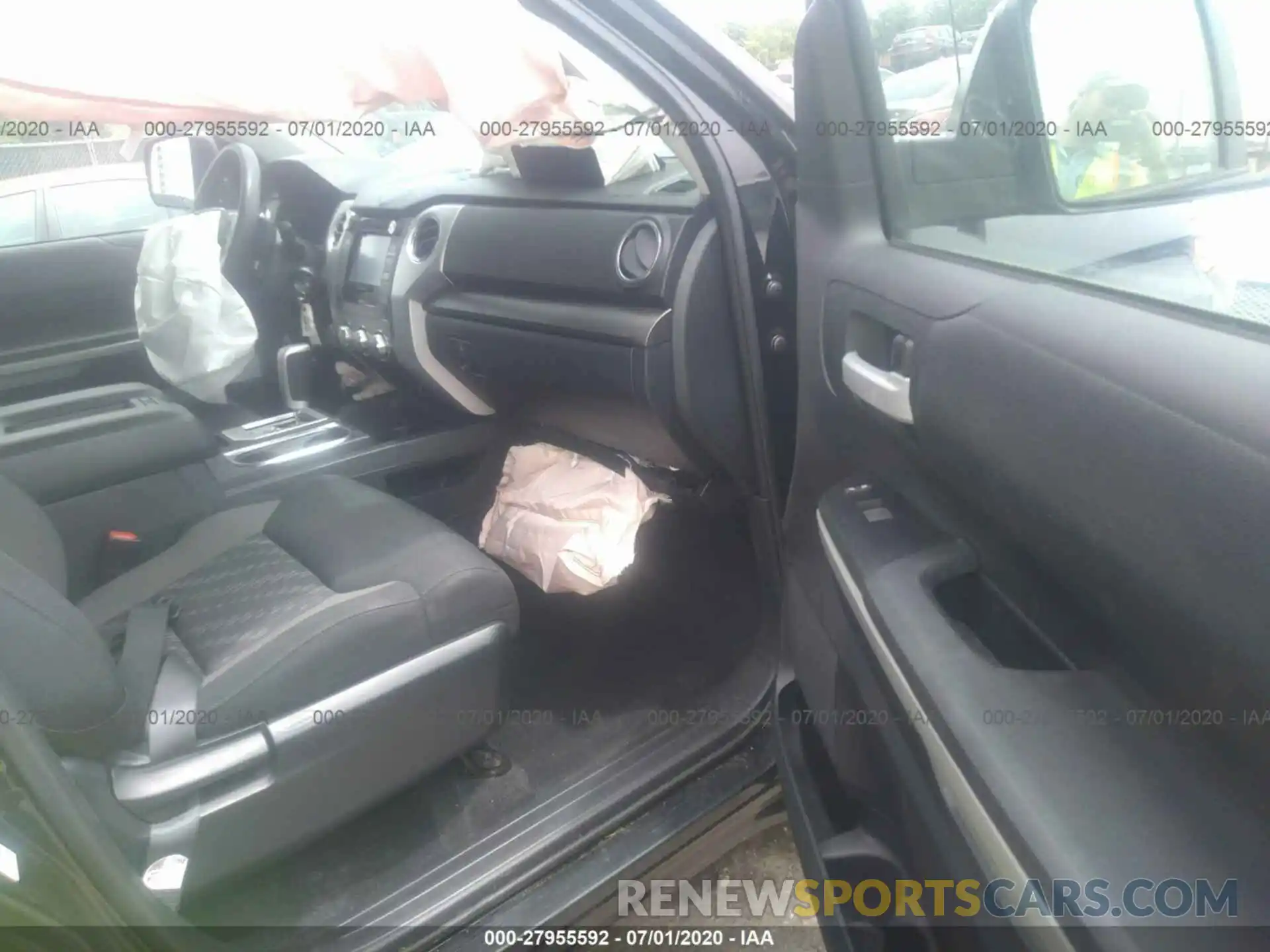 5 Photograph of a damaged car 5TFUW5F11KX791839 TOYOTA TUNDRA 4WD 2019