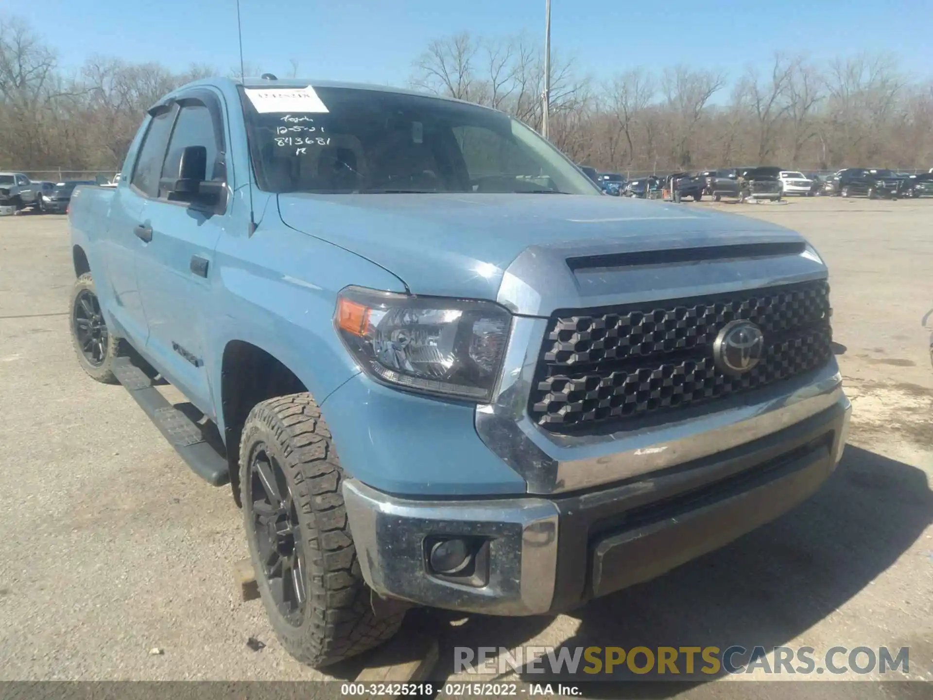 1 Photograph of a damaged car 5TFUW5F11KX843681 TOYOTA TUNDRA 4WD 2019