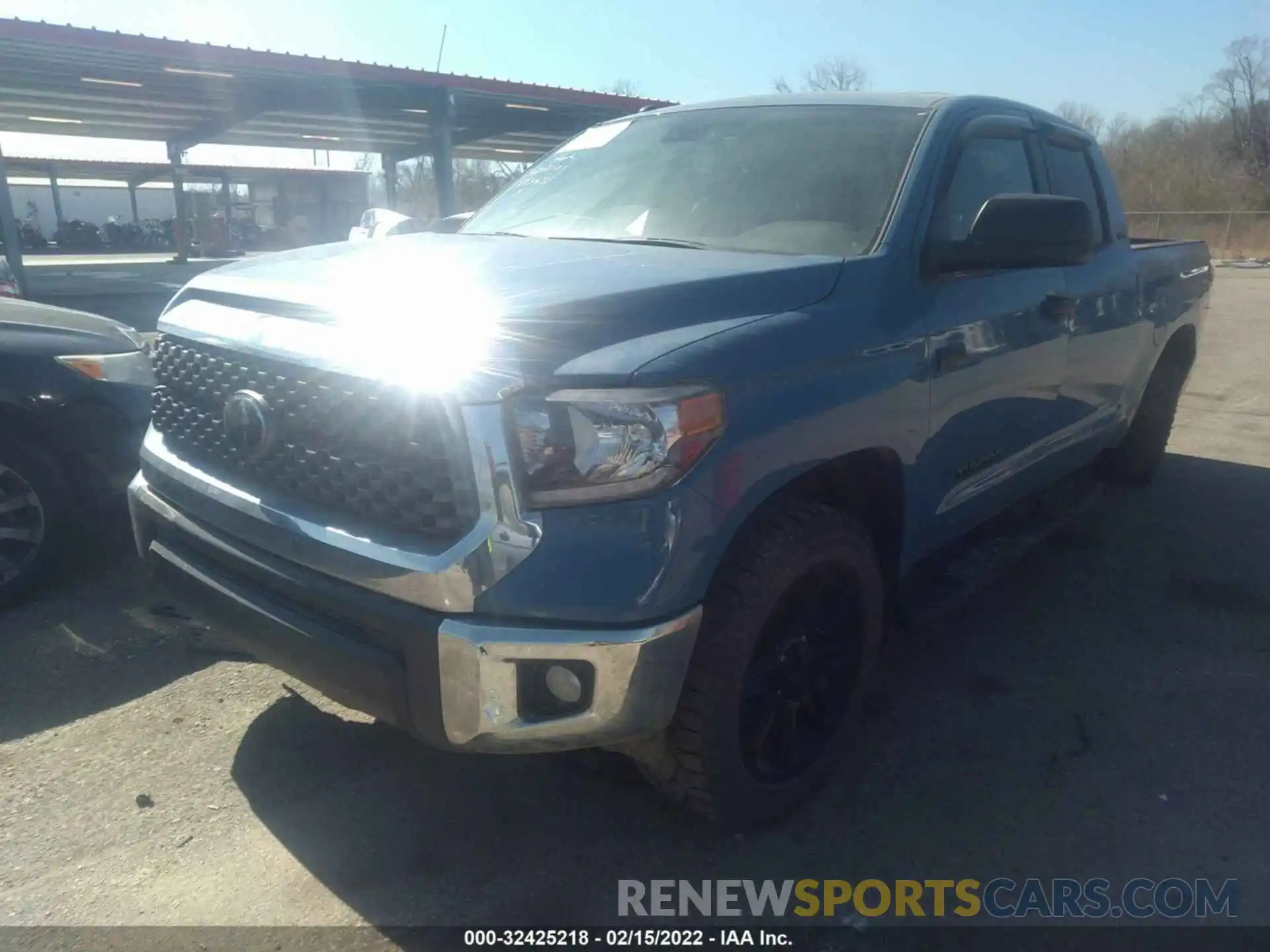 2 Photograph of a damaged car 5TFUW5F11KX843681 TOYOTA TUNDRA 4WD 2019