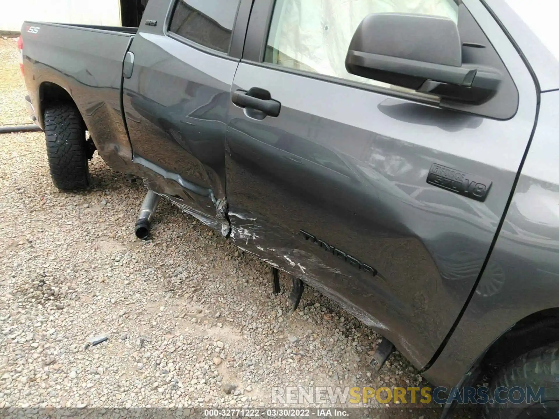 6 Photograph of a damaged car 5TFUW5F13KX861227 TOYOTA TUNDRA 4WD 2019