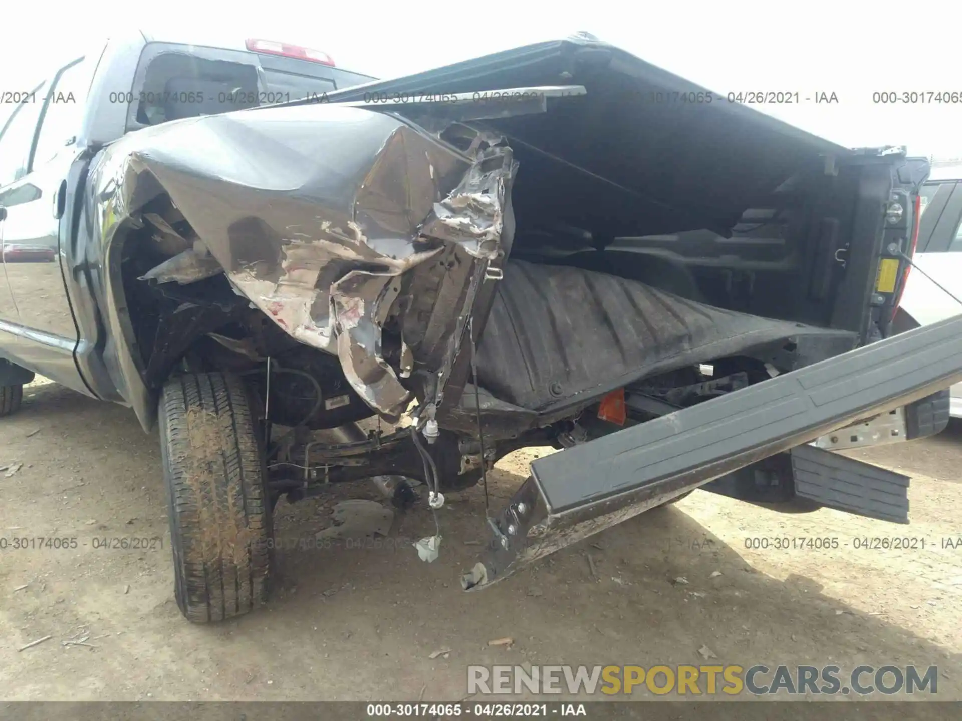 6 Photograph of a damaged car 5TFUW5F15KX863707 TOYOTA TUNDRA 4WD 2019