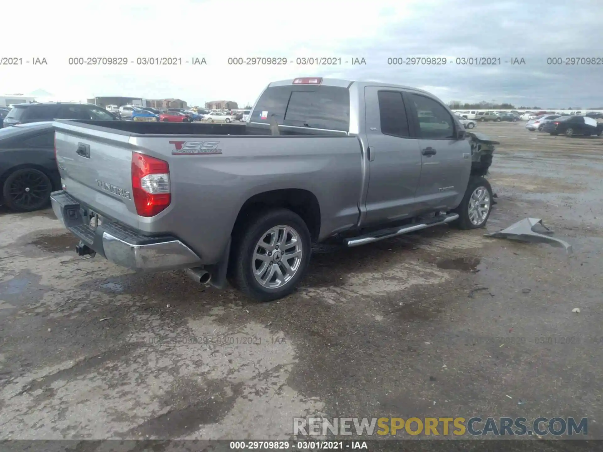 4 Photograph of a damaged car 5TFUW5F17KX812208 TOYOTA TUNDRA 4WD 2019