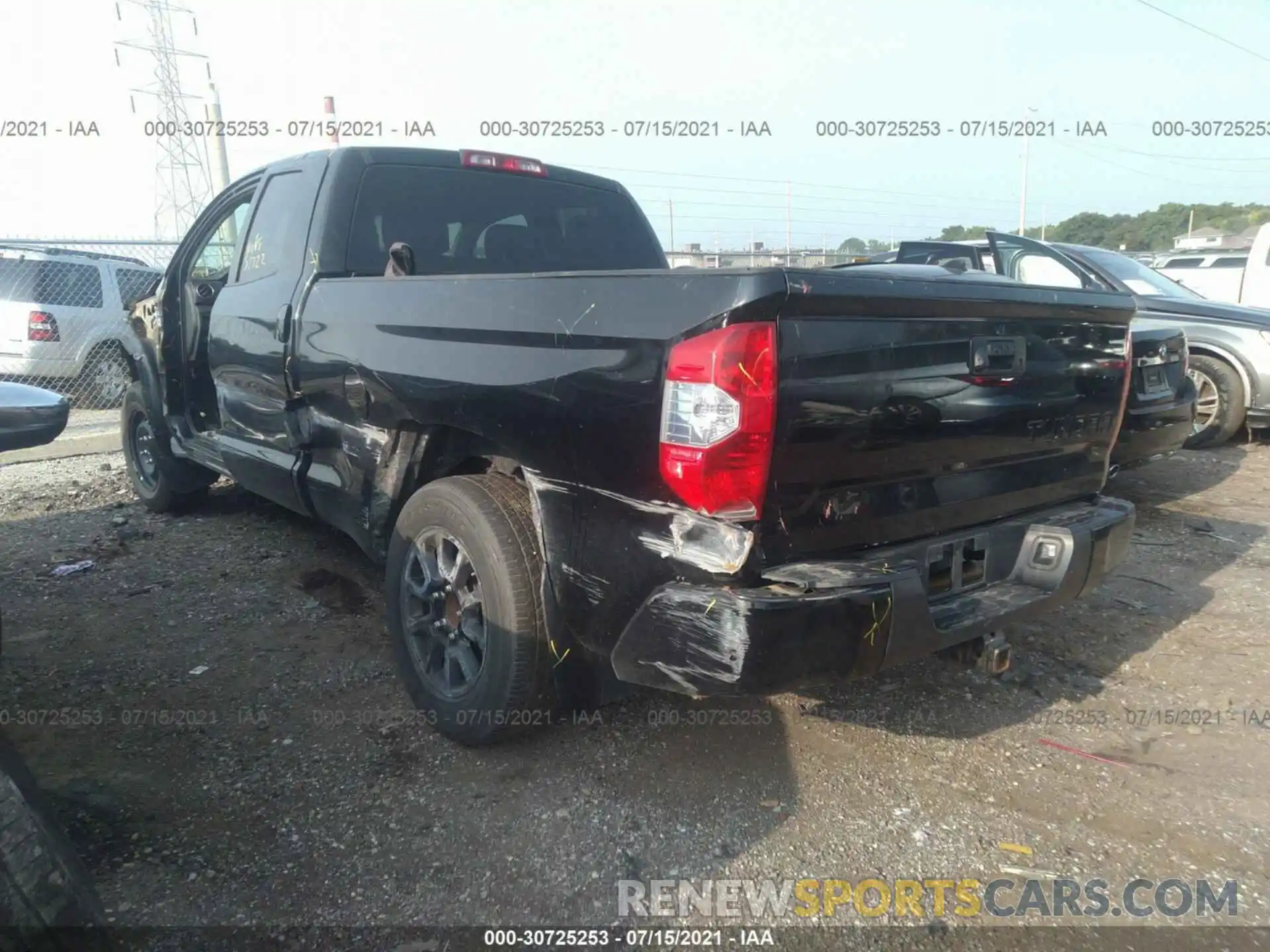 3 Photograph of a damaged car 5TFUW5F18KX807681 TOYOTA TUNDRA 4WD 2019