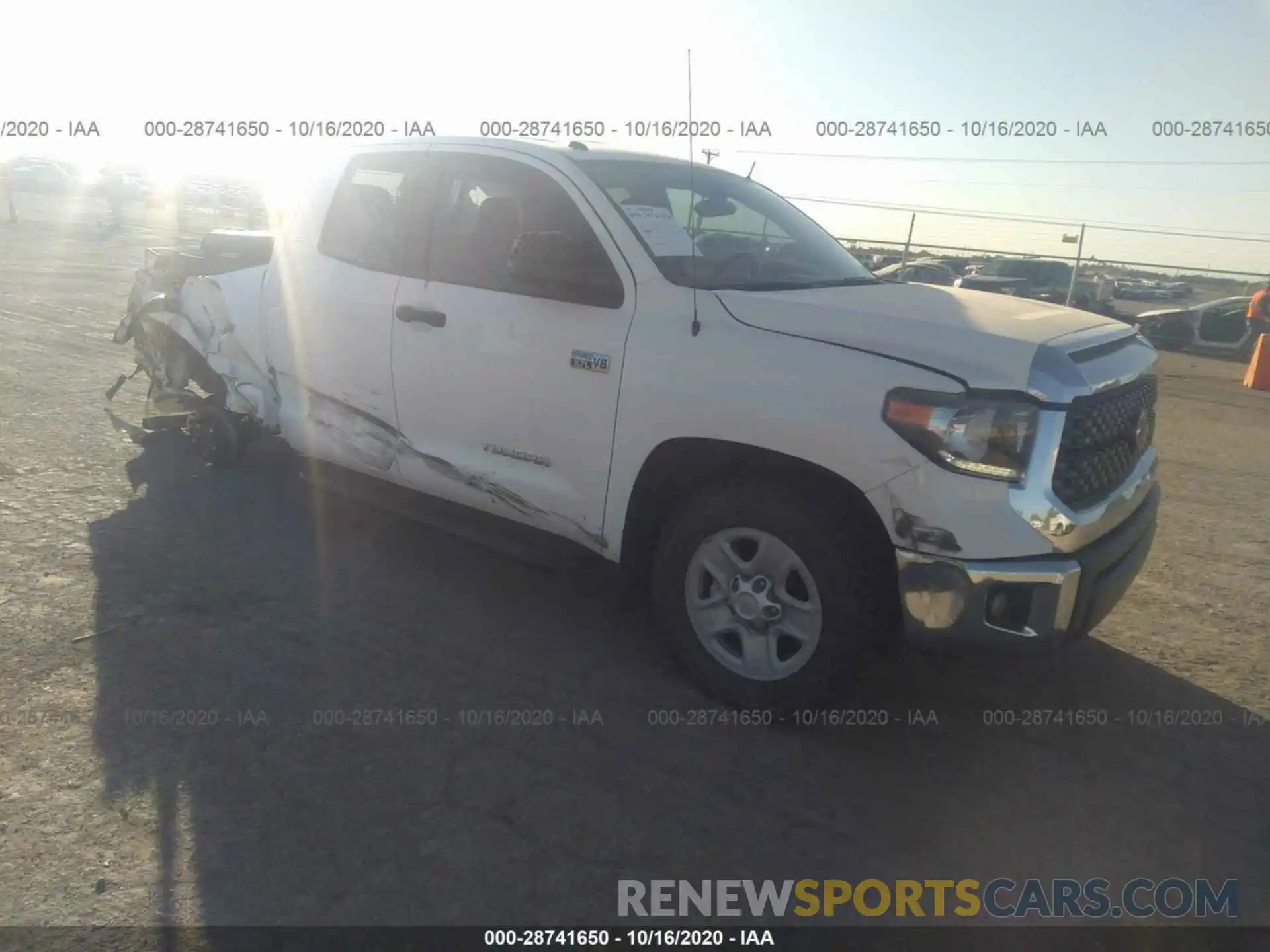 1 Photograph of a damaged car 5TFUW5F18KX844956 TOYOTA TUNDRA 4WD 2019