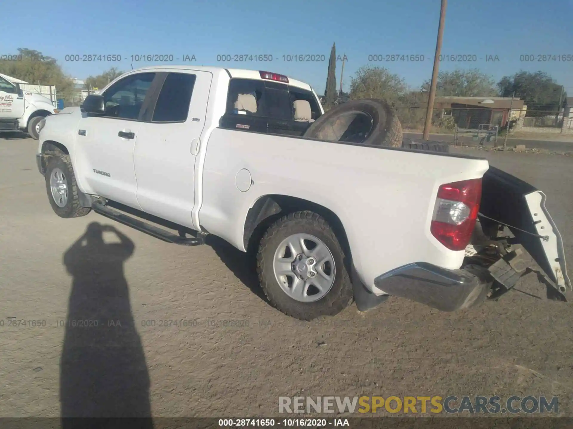 3 Photograph of a damaged car 5TFUW5F18KX844956 TOYOTA TUNDRA 4WD 2019