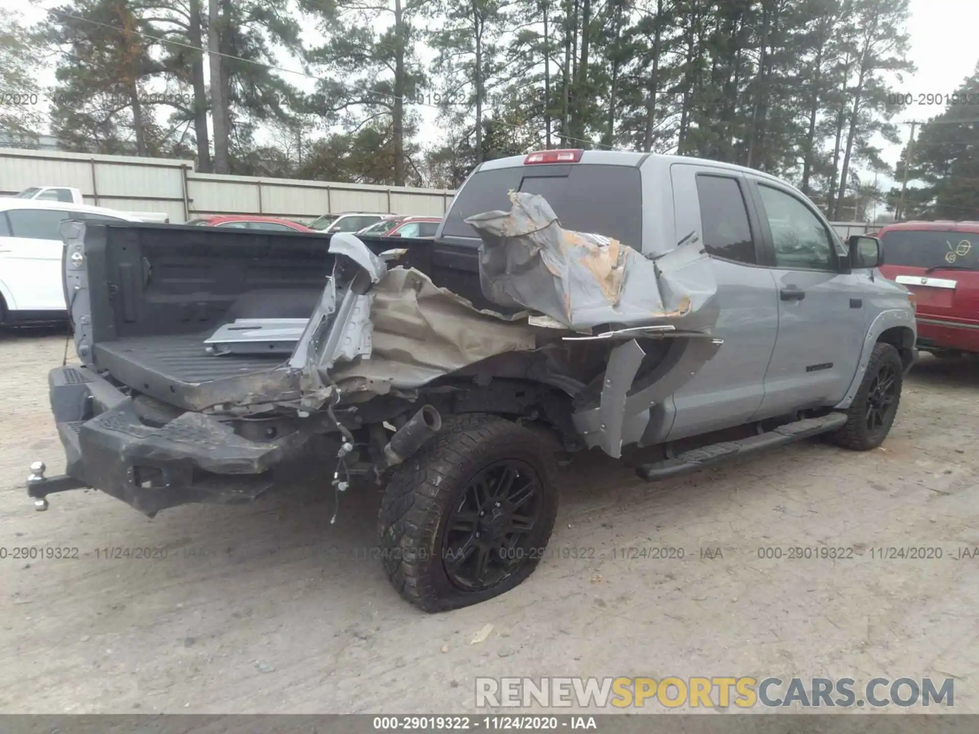 4 Photograph of a damaged car 5TFUW5F19KX850930 TOYOTA TUNDRA 4WD 2019