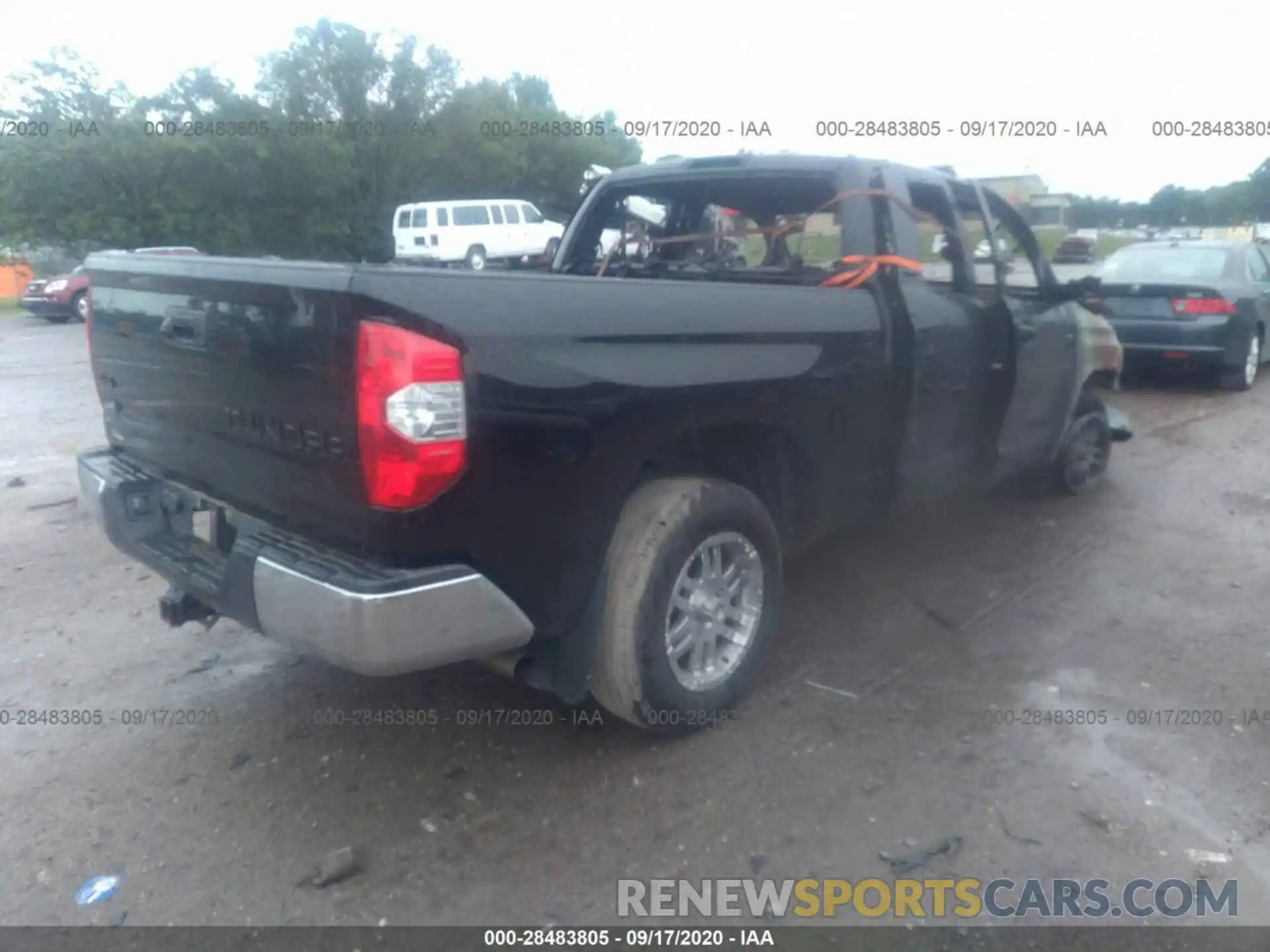 4 Photograph of a damaged car 5TFUW5F1XKX792987 TOYOTA TUNDRA 4WD 2019