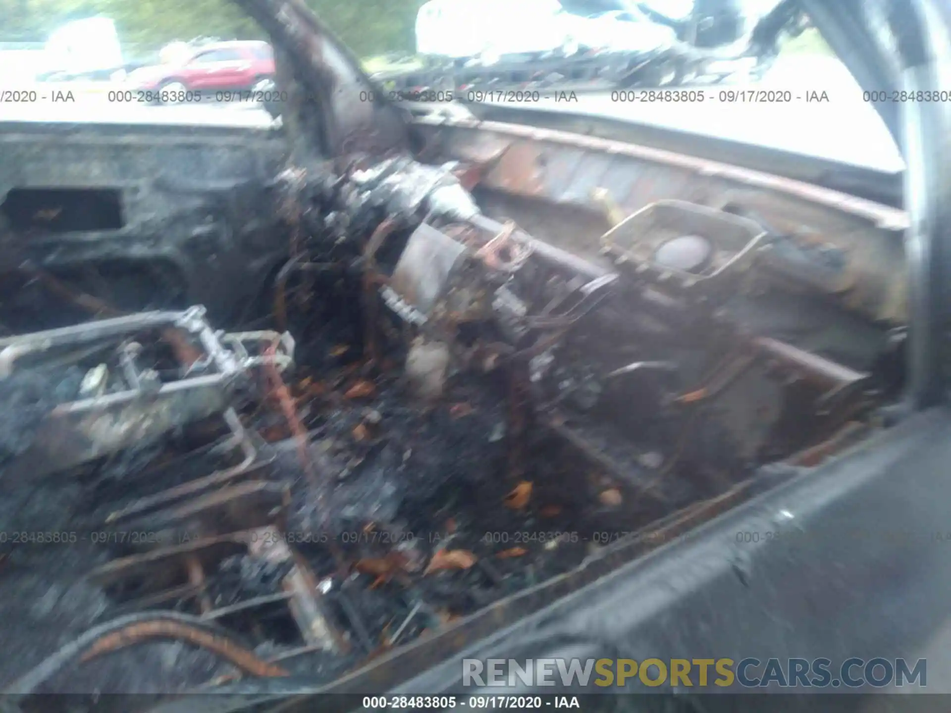 5 Photograph of a damaged car 5TFUW5F1XKX792987 TOYOTA TUNDRA 4WD 2019