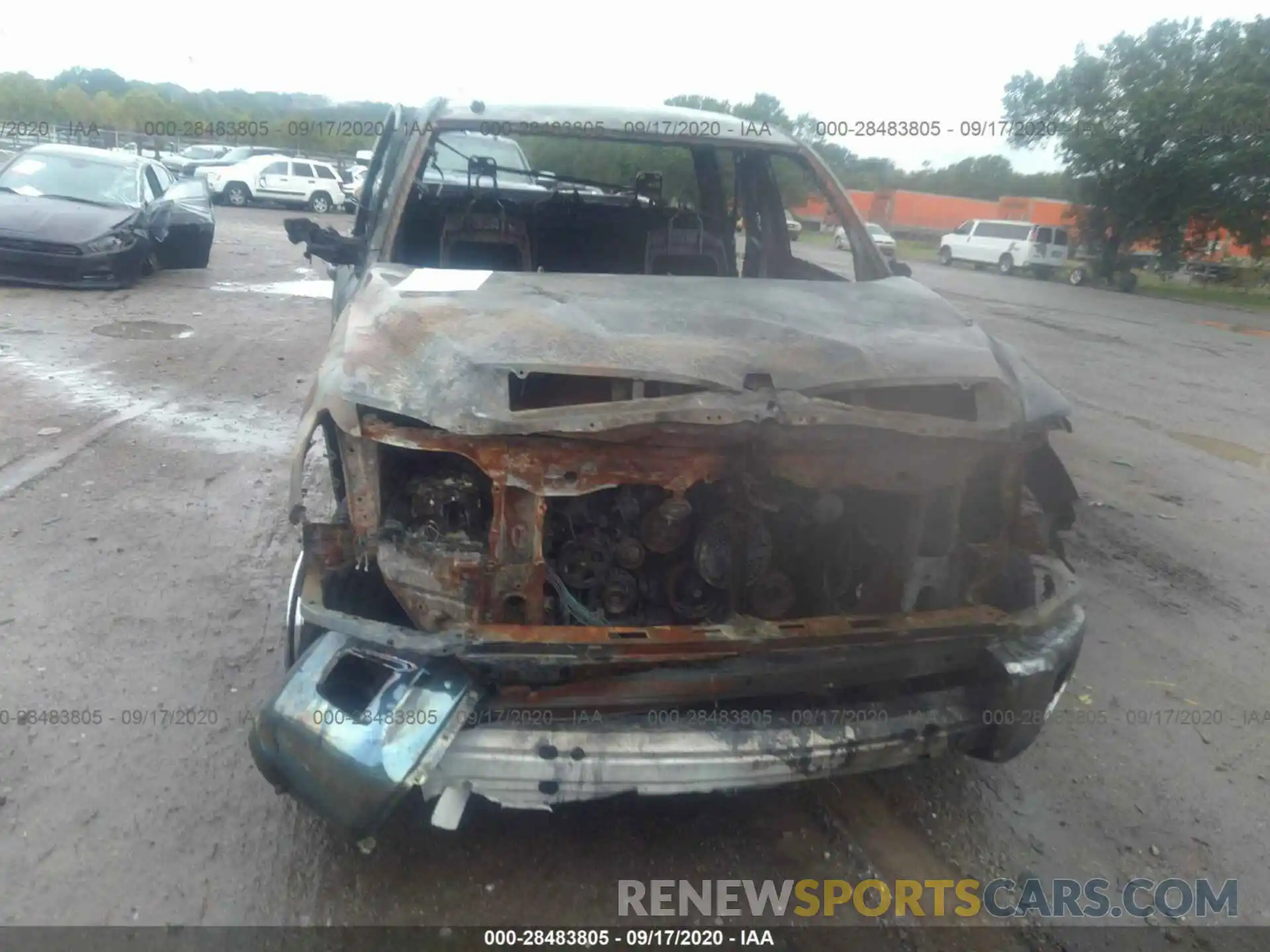 6 Photograph of a damaged car 5TFUW5F1XKX792987 TOYOTA TUNDRA 4WD 2019