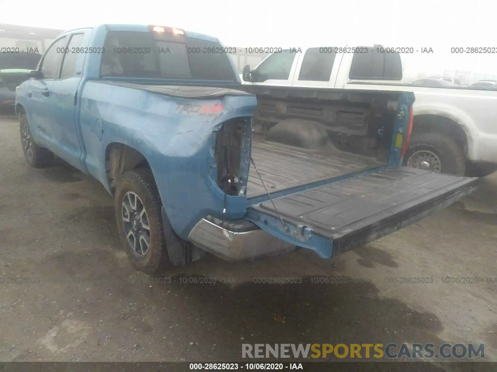 3 Photograph of a damaged car 5TFUY5F10KX782950 TOYOTA TUNDRA 4WD 2019