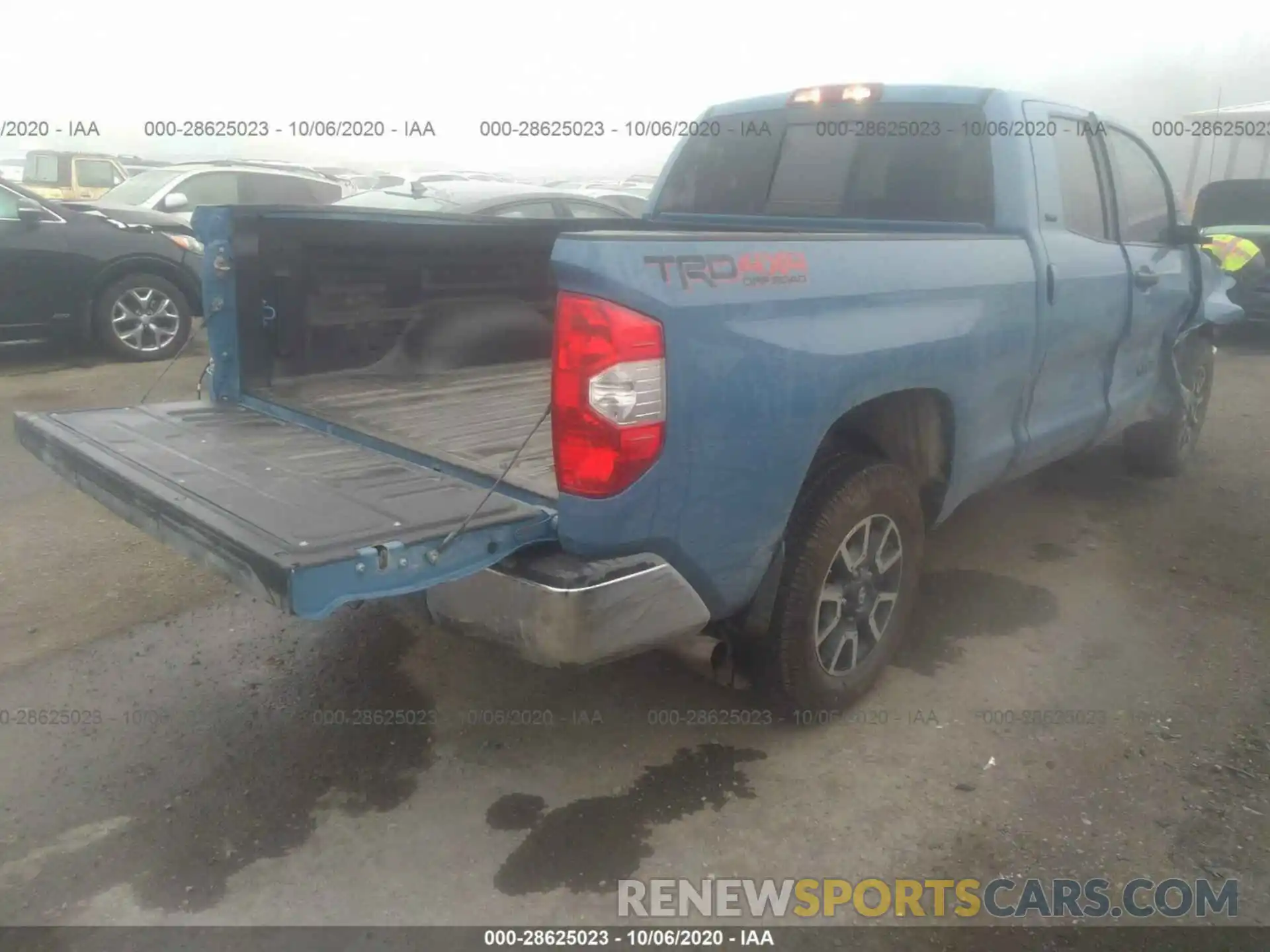 4 Photograph of a damaged car 5TFUY5F10KX782950 TOYOTA TUNDRA 4WD 2019