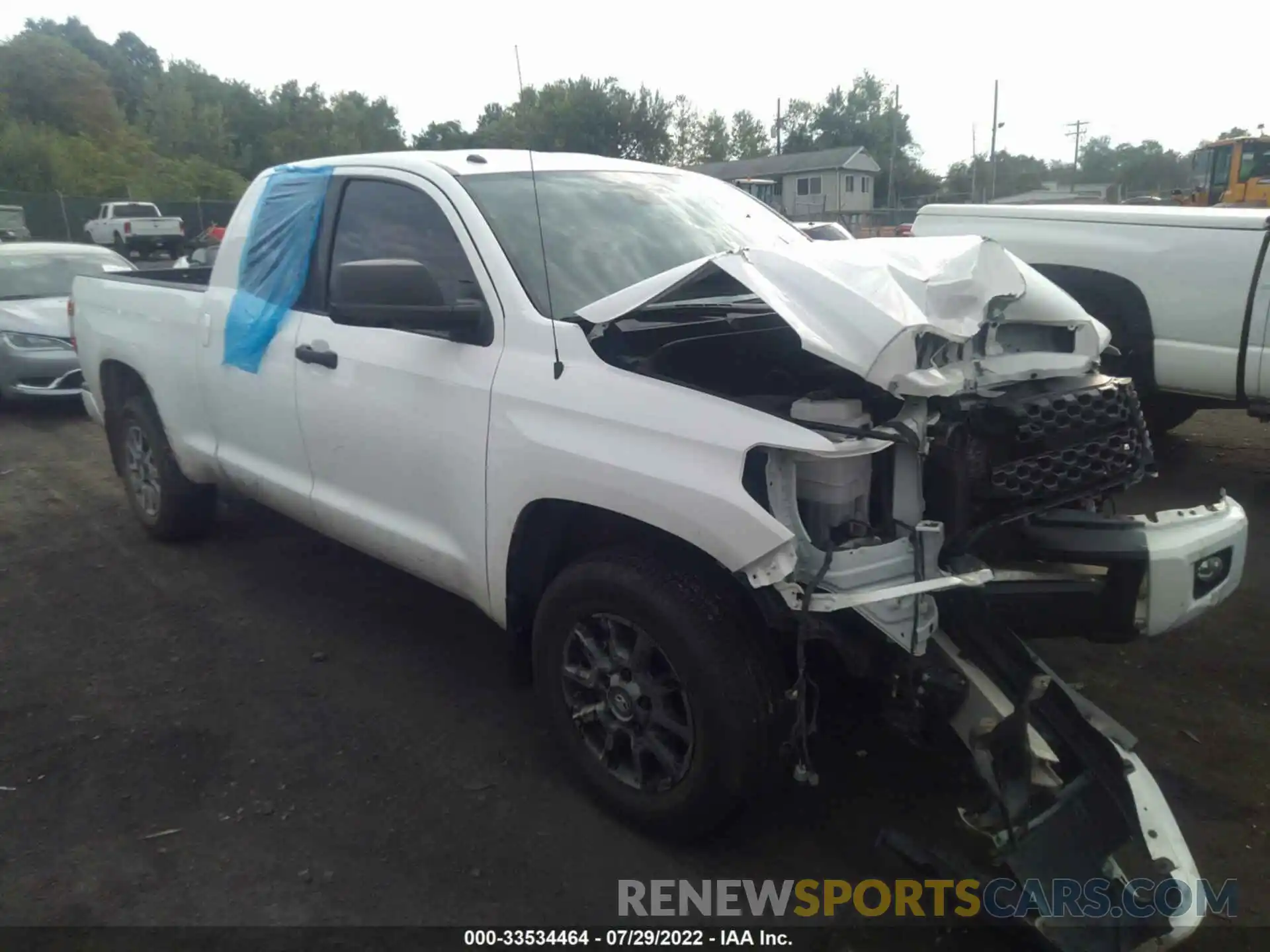 1 Photograph of a damaged car 5TFUY5F10KX792782 TOYOTA TUNDRA 4WD 2019