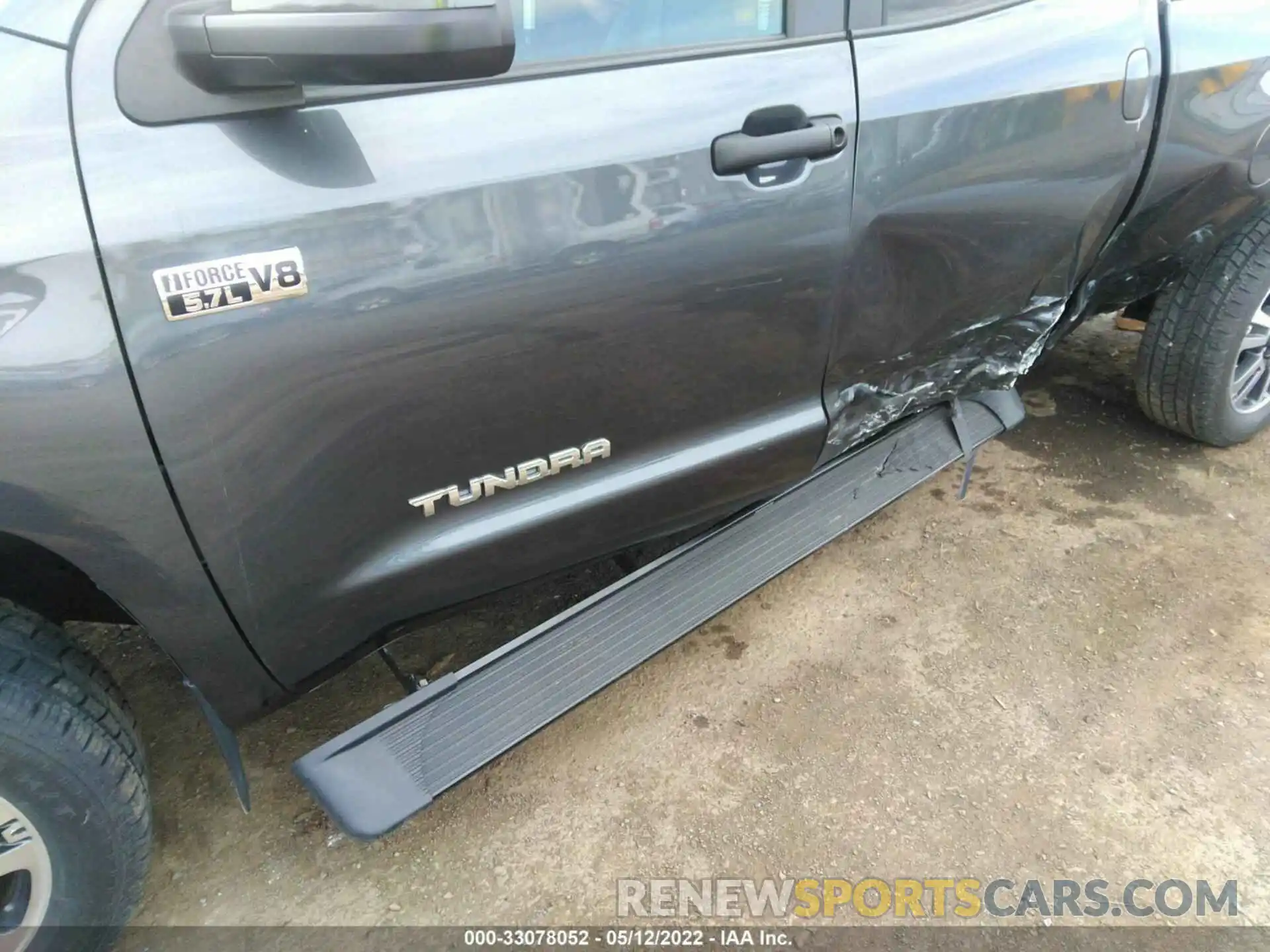 6 Photograph of a damaged car 5TFUY5F10KX832729 TOYOTA TUNDRA 4WD 2019