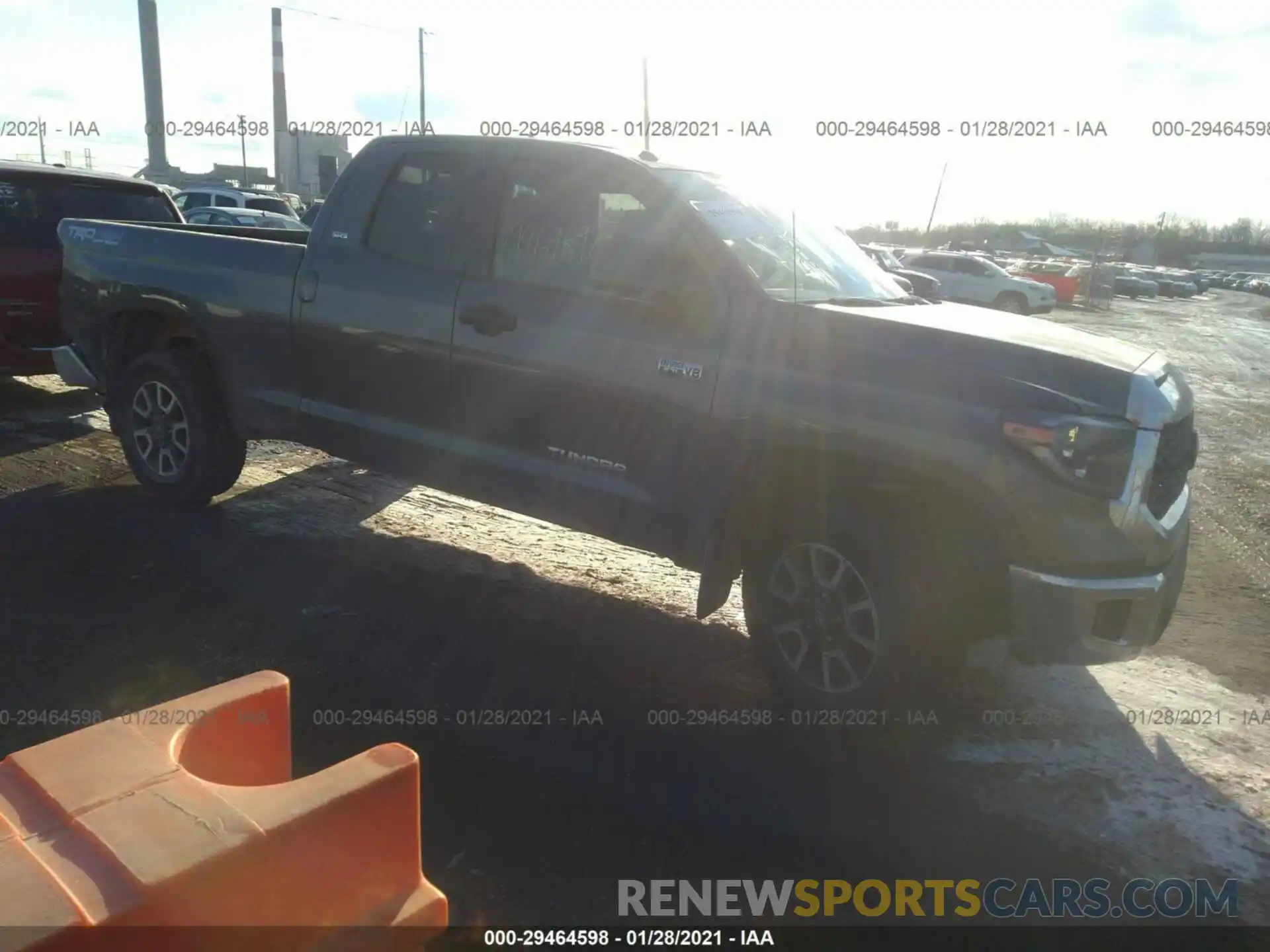 1 Photograph of a damaged car 5TFUY5F10KX859008 TOYOTA TUNDRA 4WD 2019