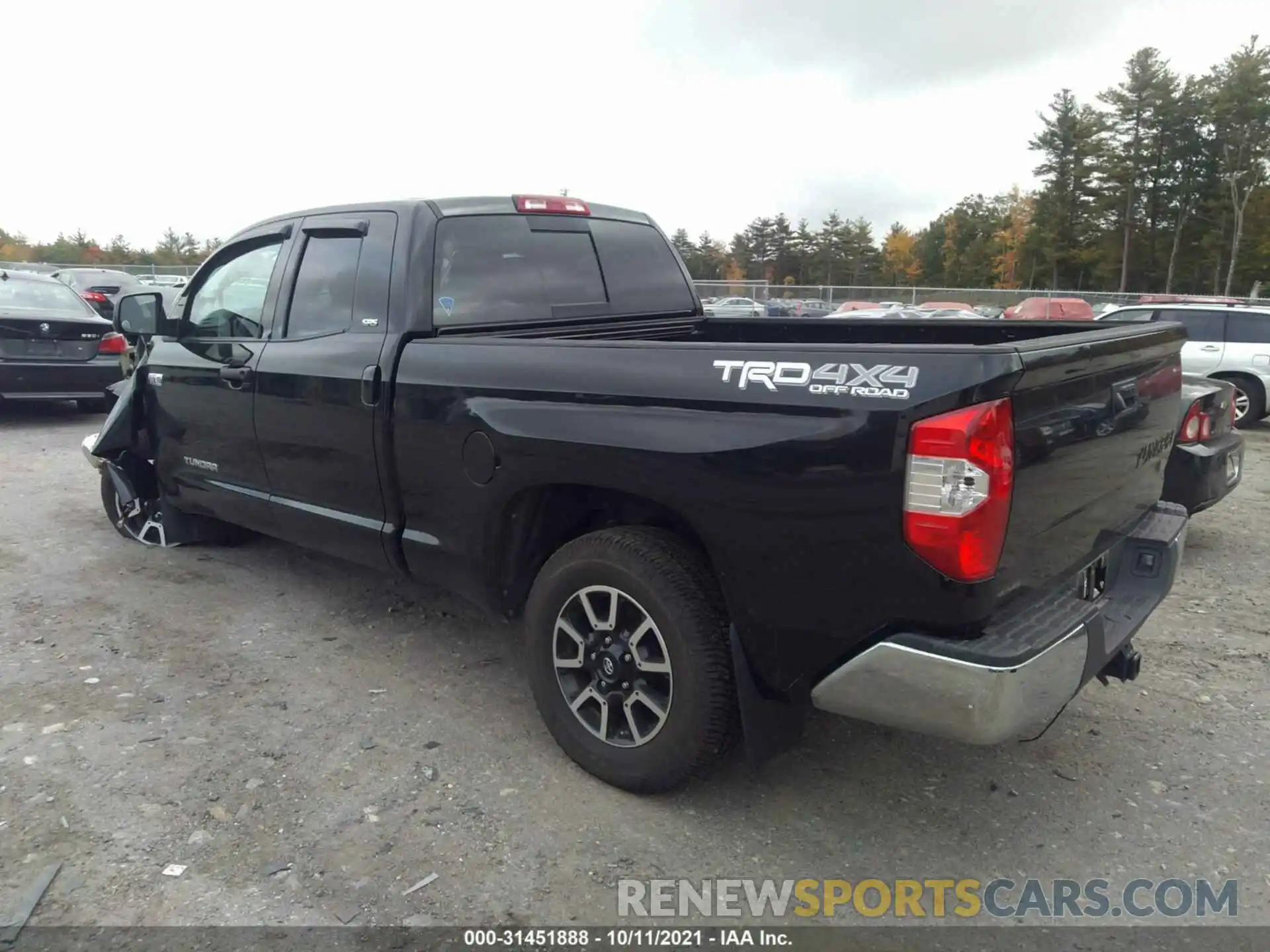 3 Photograph of a damaged car 5TFUY5F11KX869336 TOYOTA TUNDRA 4WD 2019