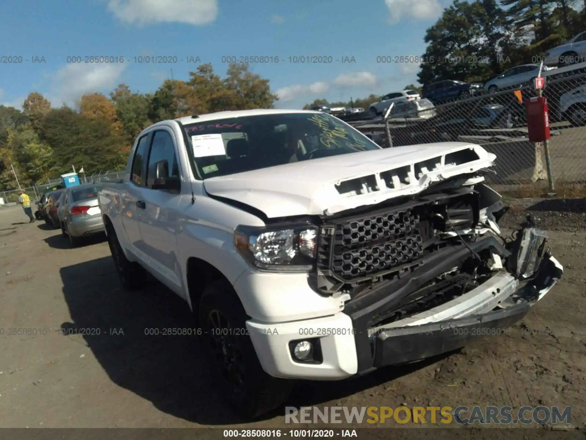 1 Photograph of a damaged car 5TFUY5F12KX779855 TOYOTA TUNDRA 4WD 2019