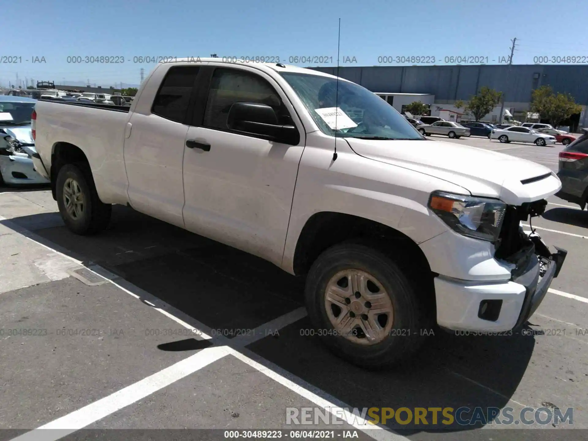 1 Photograph of a damaged car 5TFUY5F12KX790595 TOYOTA TUNDRA 4WD 2019