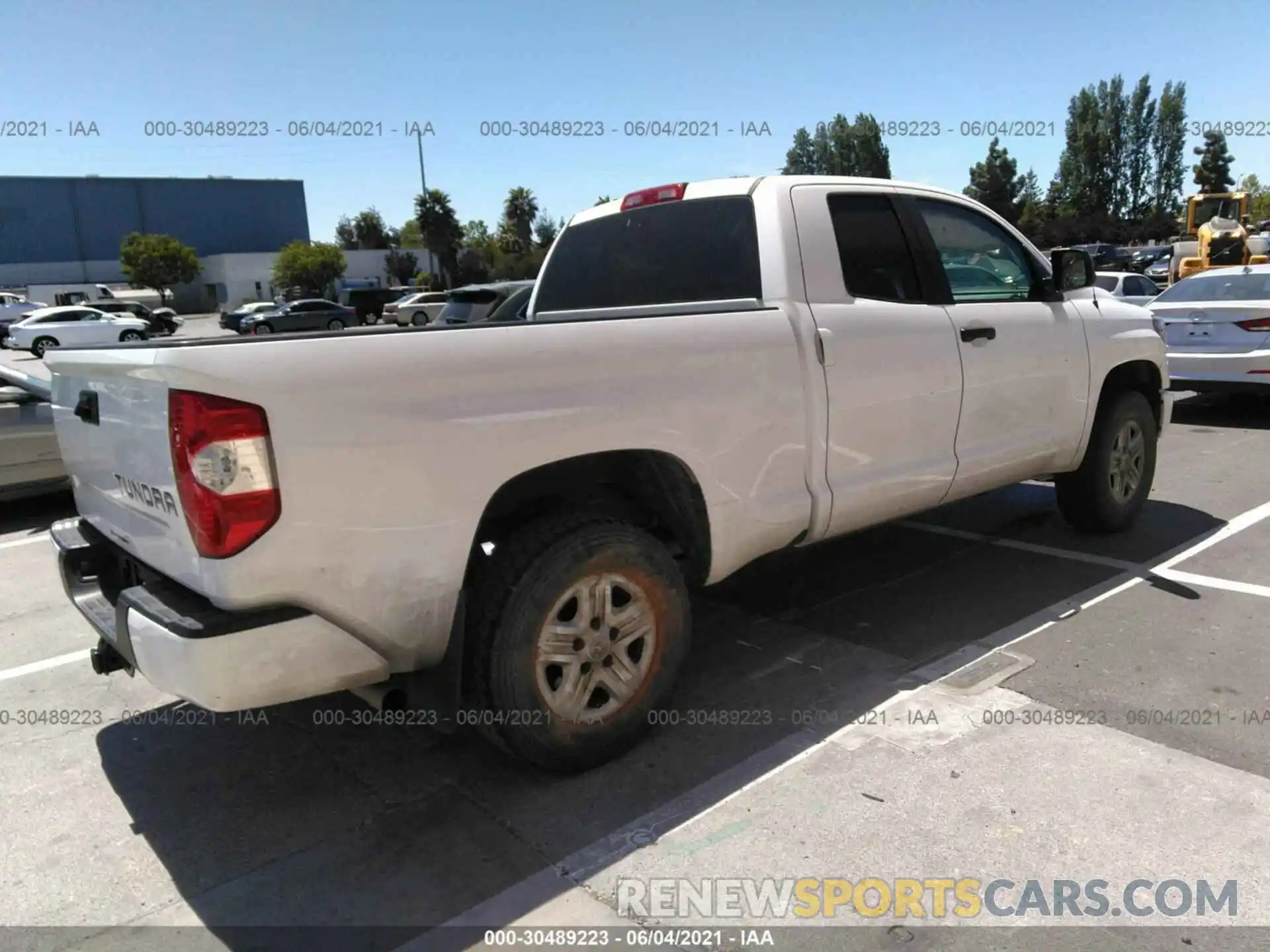 4 Photograph of a damaged car 5TFUY5F12KX790595 TOYOTA TUNDRA 4WD 2019