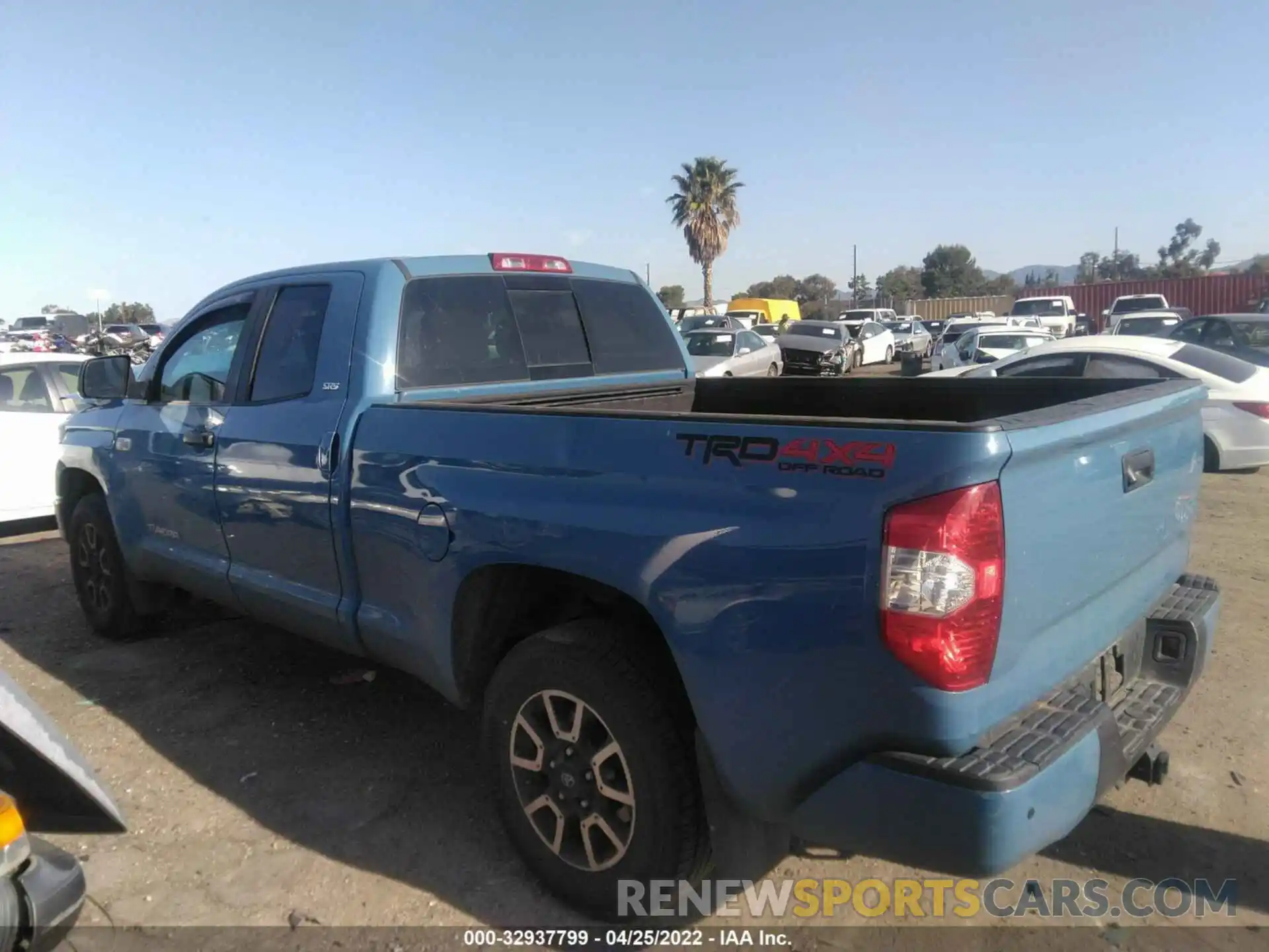 3 Photograph of a damaged car 5TFUY5F13KX780710 TOYOTA TUNDRA 4WD 2019