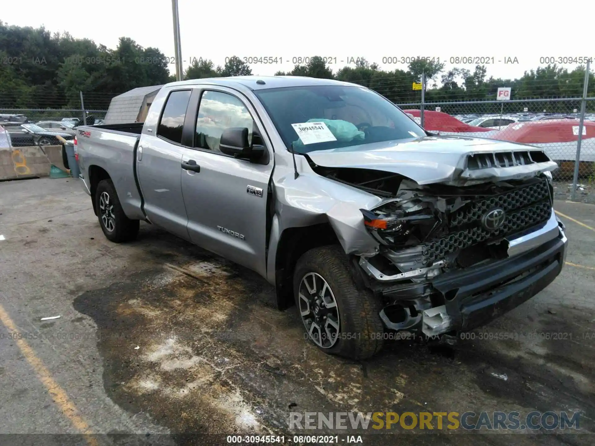 1 Photograph of a damaged car 5TFUY5F13KX806562 TOYOTA TUNDRA 4WD 2019