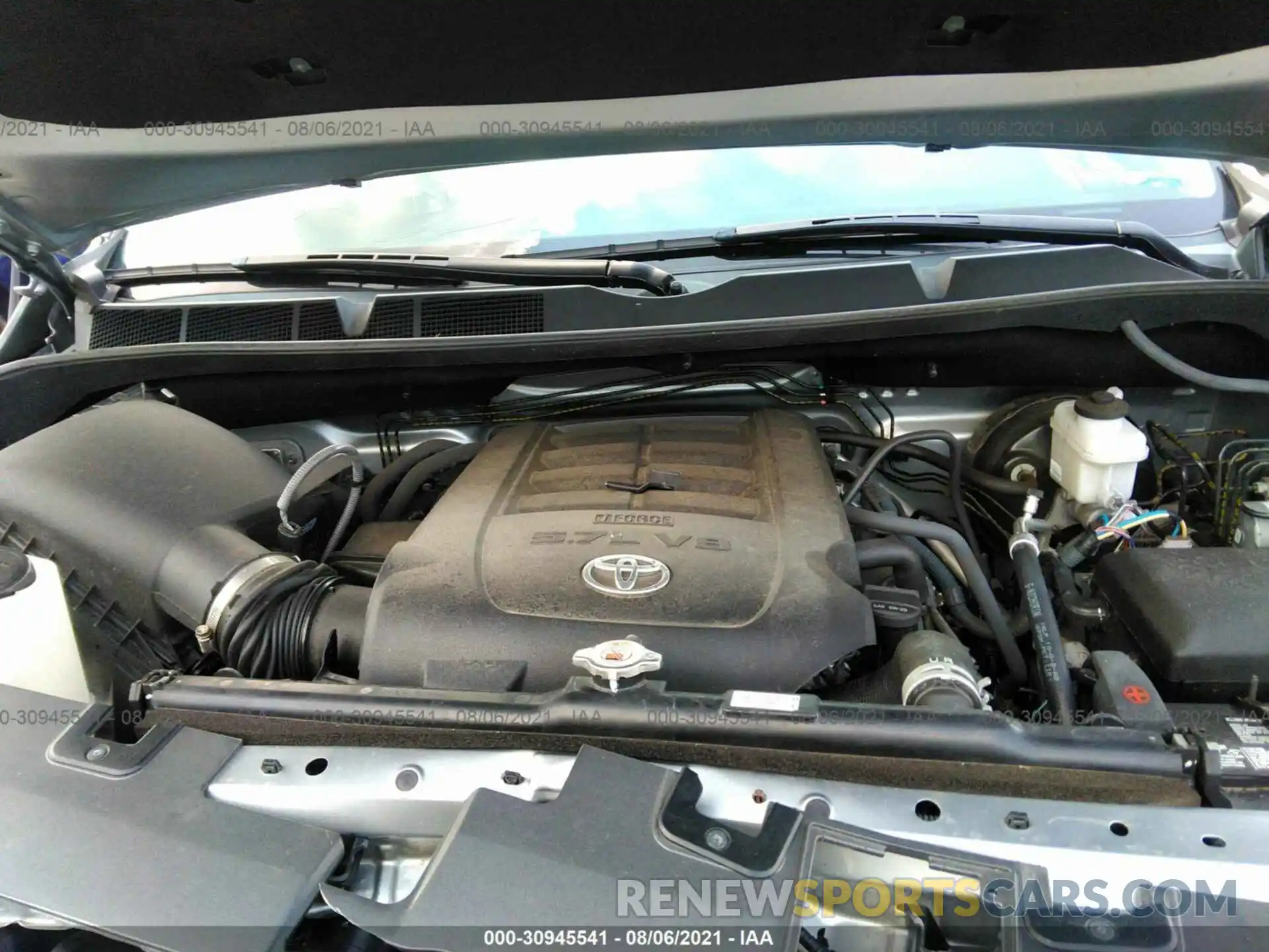 10 Photograph of a damaged car 5TFUY5F13KX806562 TOYOTA TUNDRA 4WD 2019