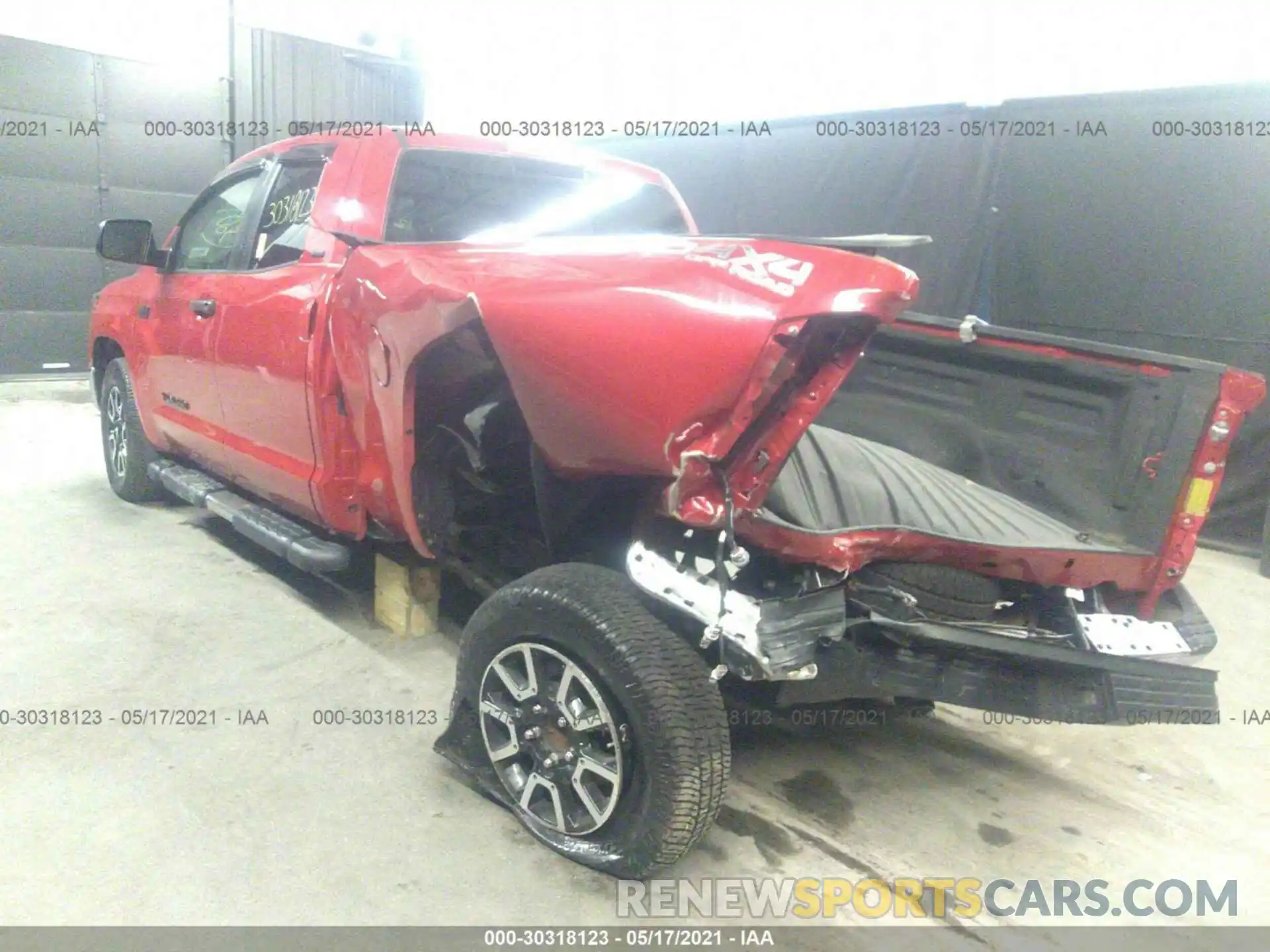 3 Photograph of a damaged car 5TFUY5F13KX819943 TOYOTA TUNDRA 4WD 2019