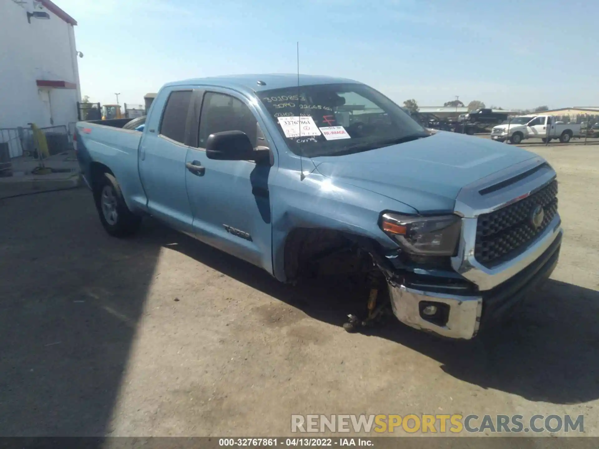 1 Photograph of a damaged car 5TFUY5F15KX784256 TOYOTA TUNDRA 4WD 2019