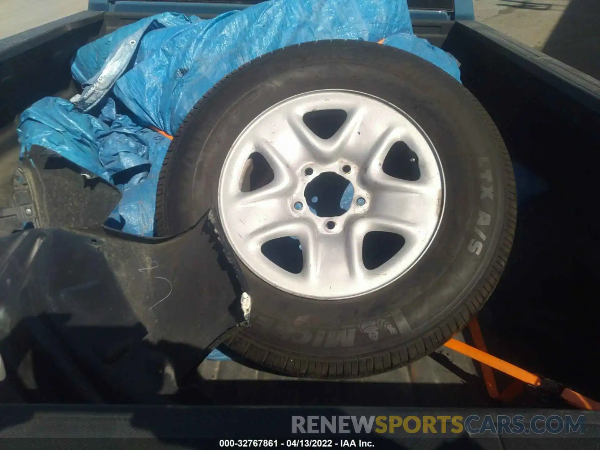 12 Photograph of a damaged car 5TFUY5F15KX784256 TOYOTA TUNDRA 4WD 2019