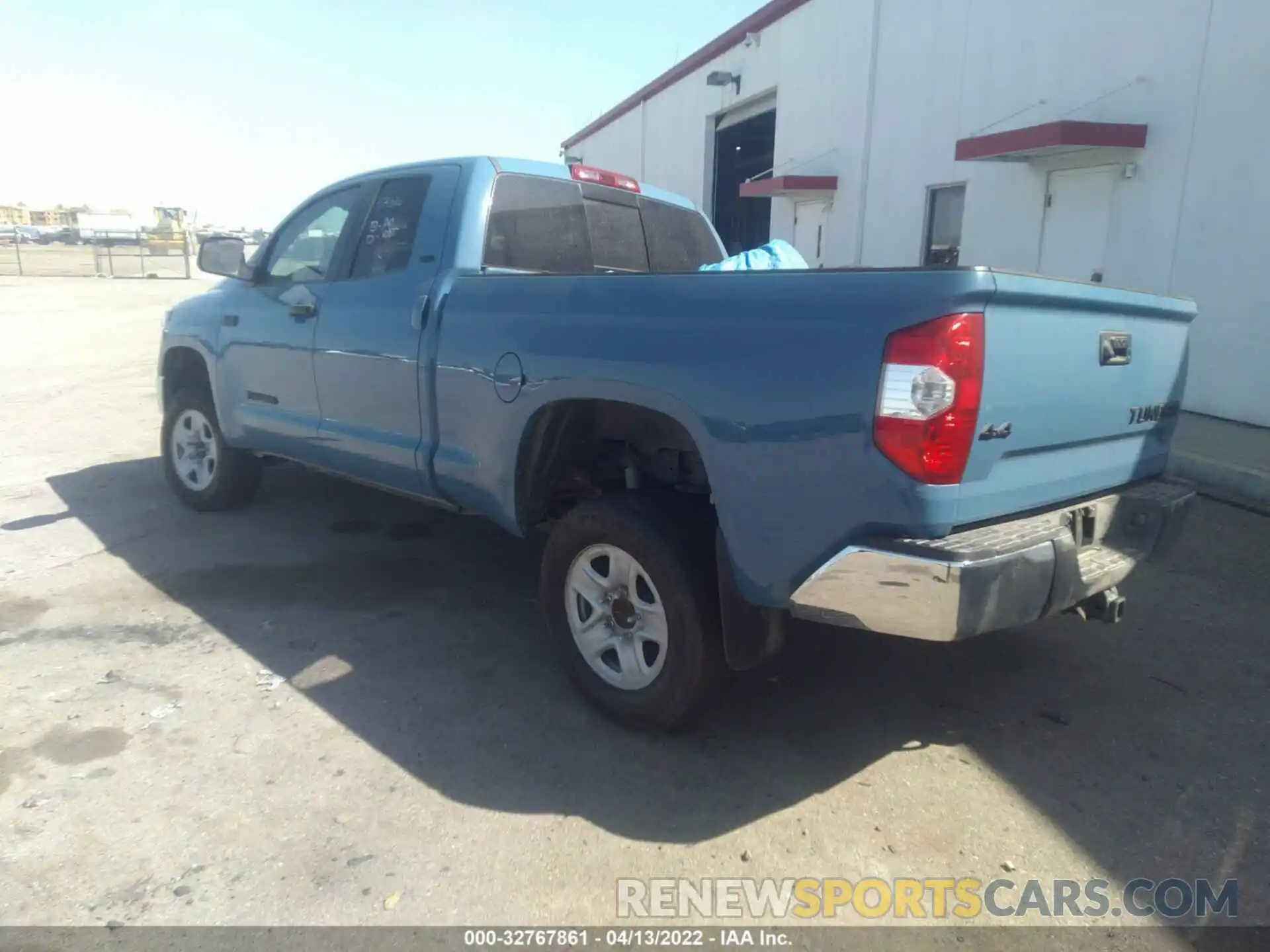 3 Photograph of a damaged car 5TFUY5F15KX784256 TOYOTA TUNDRA 4WD 2019