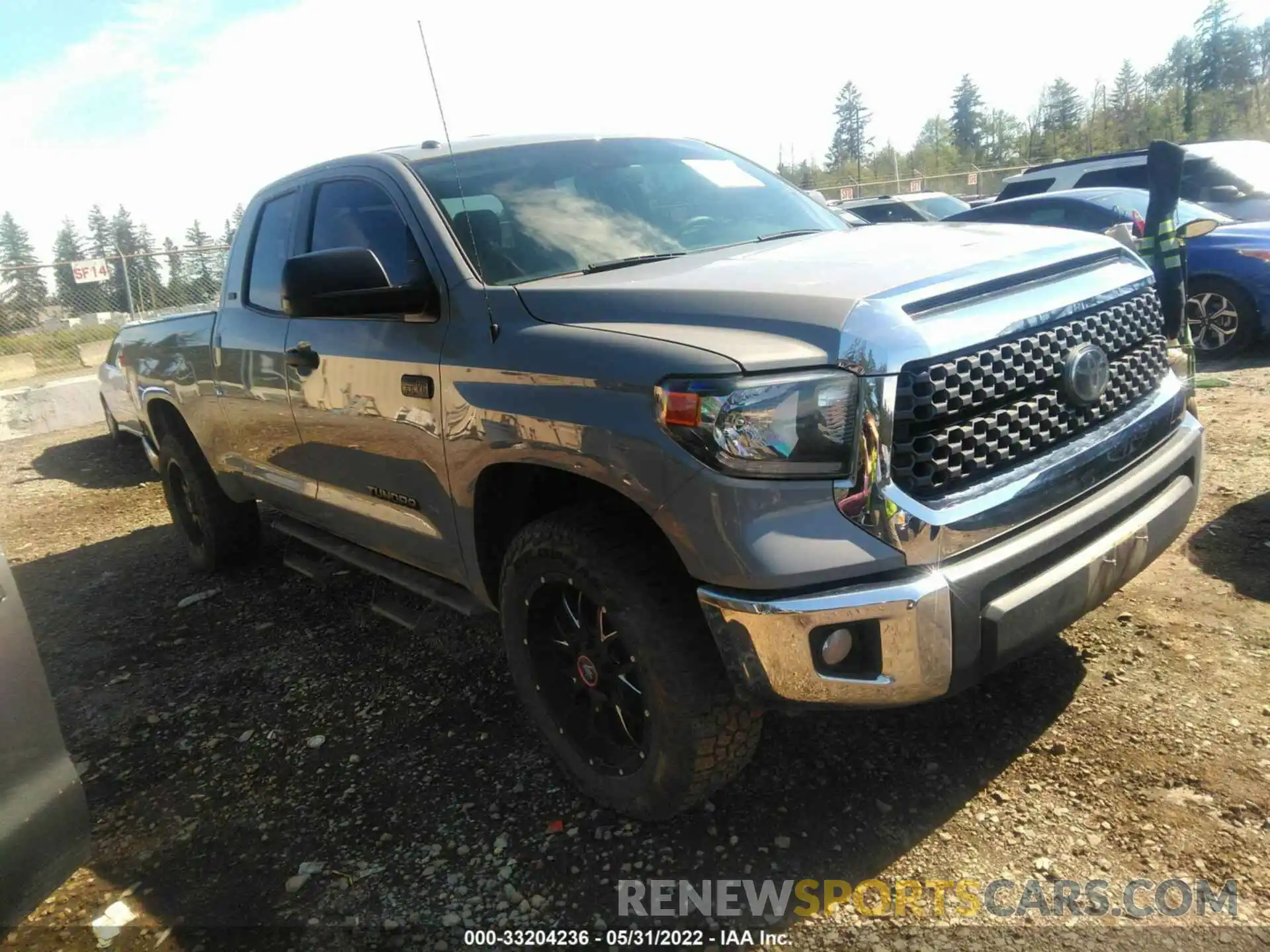 1 Photograph of a damaged car 5TFUY5F15KX825596 TOYOTA TUNDRA 4WD 2019