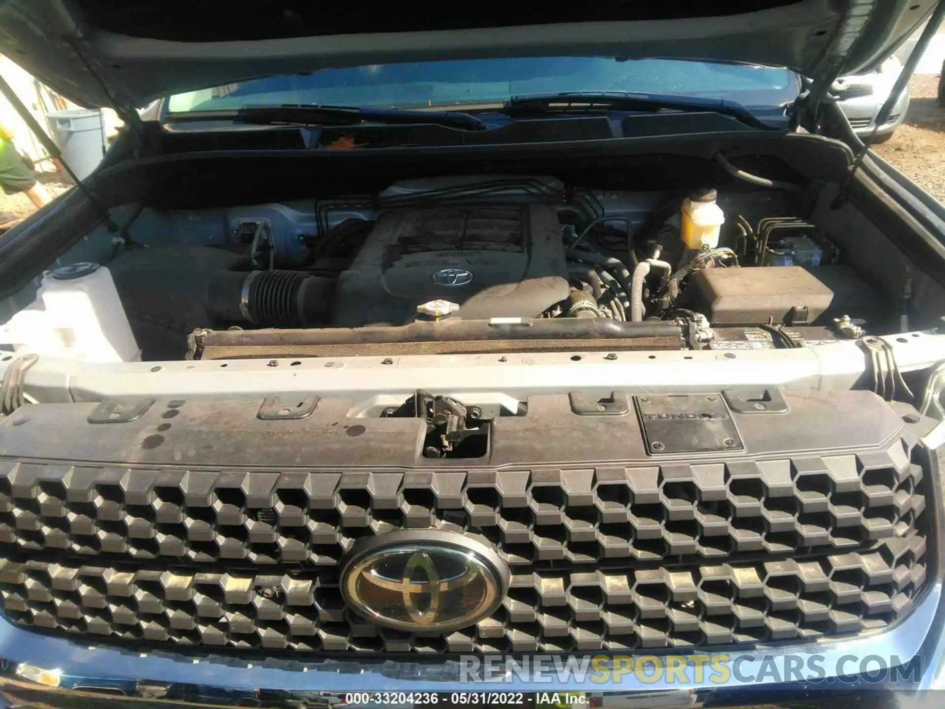 10 Photograph of a damaged car 5TFUY5F15KX825596 TOYOTA TUNDRA 4WD 2019