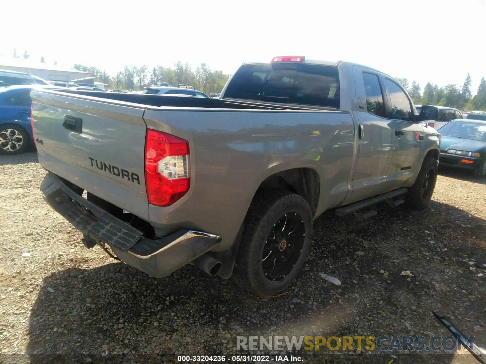 4 Фотография поврежденного автомобиля 5TFUY5F15KX825596 TOYOTA TUNDRA 4WD 2019