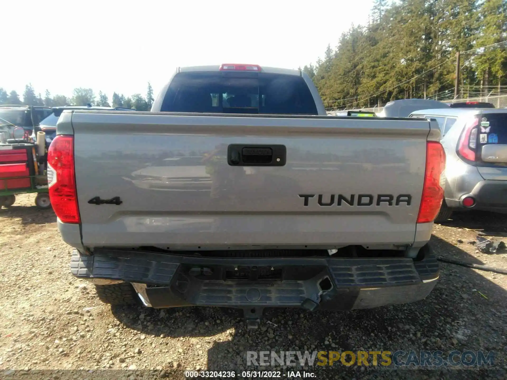 6 Photograph of a damaged car 5TFUY5F15KX825596 TOYOTA TUNDRA 4WD 2019