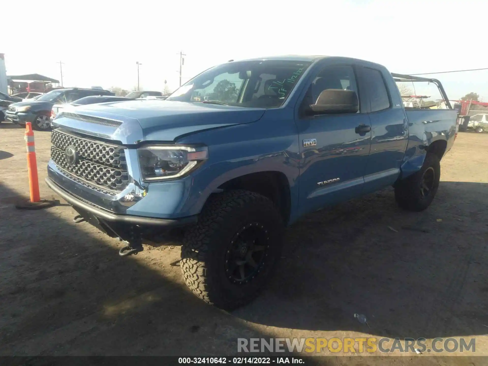 2 Photograph of a damaged car 5TFUY5F16KX793791 TOYOTA TUNDRA 4WD 2019