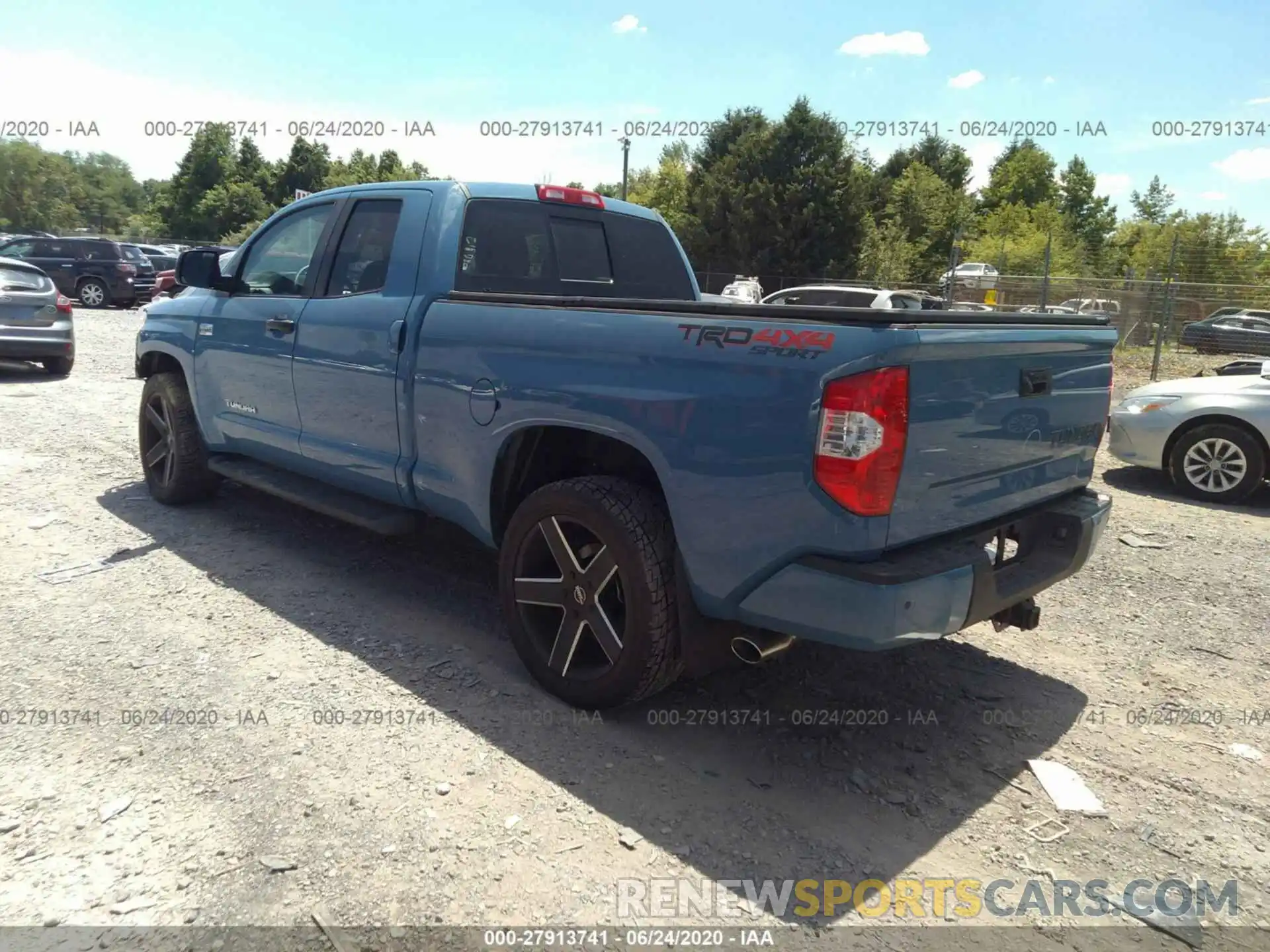 3 Photograph of a damaged car 5TFUY5F19KX805304 TOYOTA TUNDRA 4WD 2019