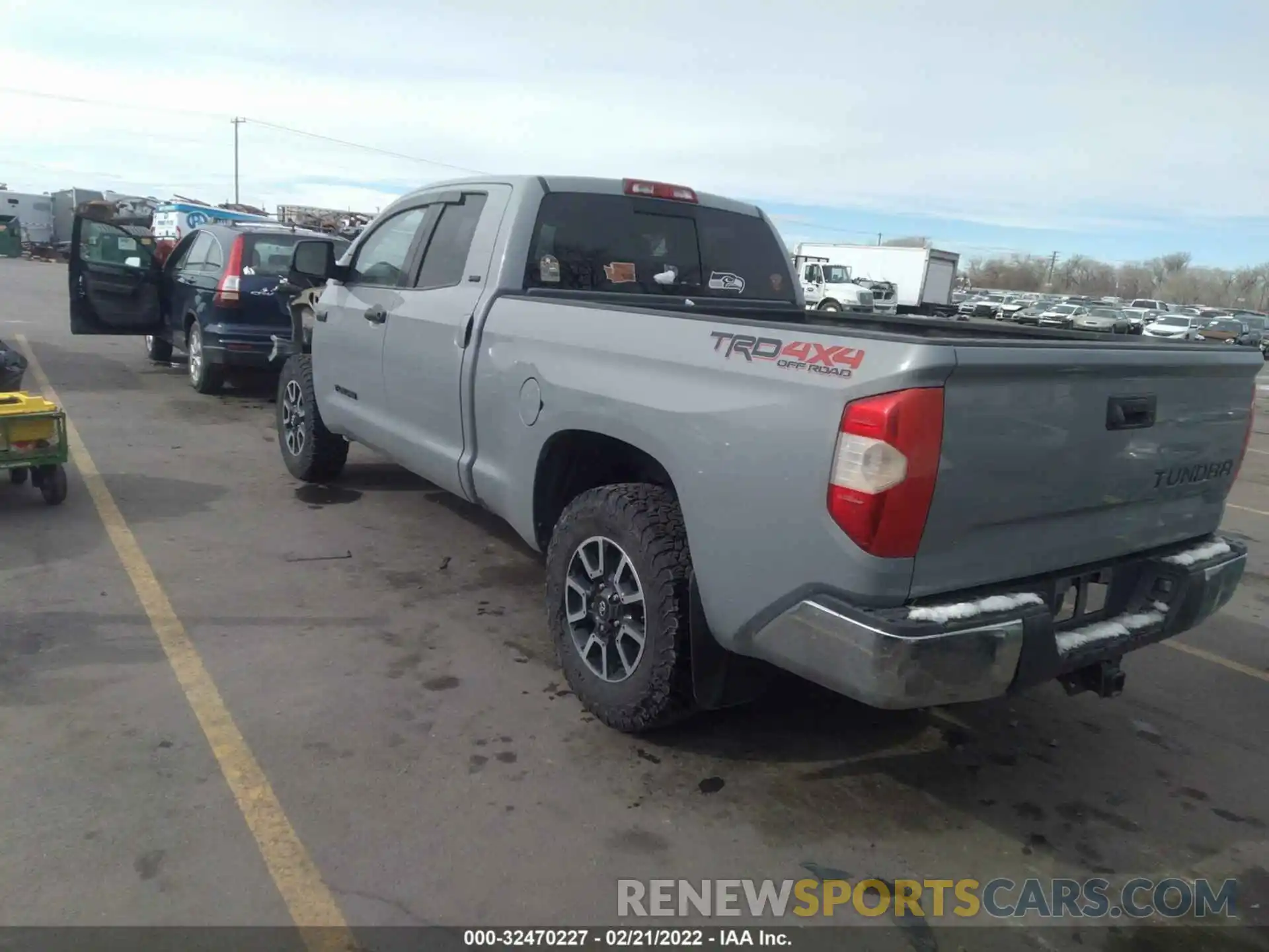 3 Photograph of a damaged car 5TFUY5F19KX814052 TOYOTA TUNDRA 4WD 2019