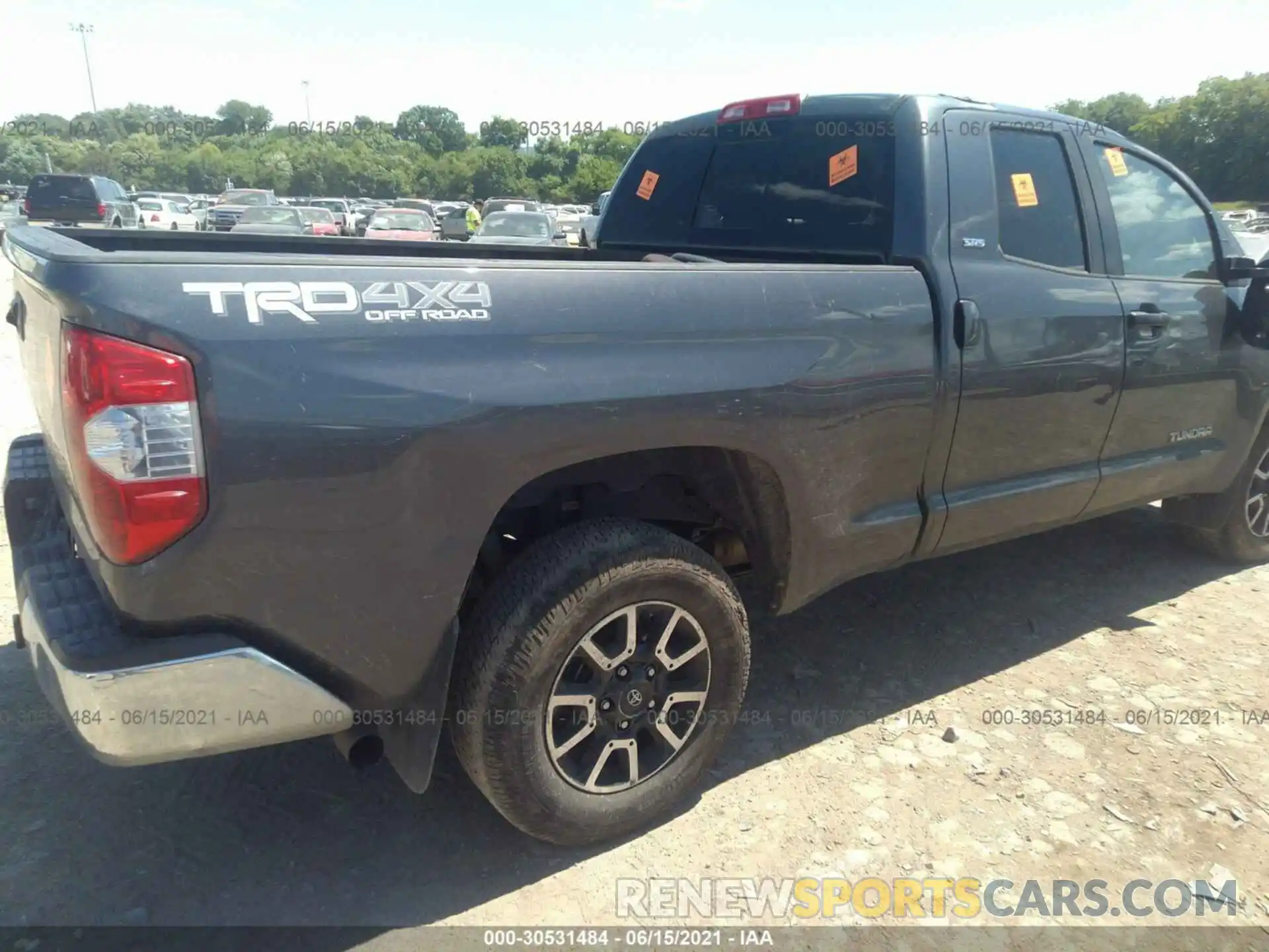 4 Фотография поврежденного автомобиля 5TFUY5F19KX843096 TOYOTA TUNDRA 4WD 2019