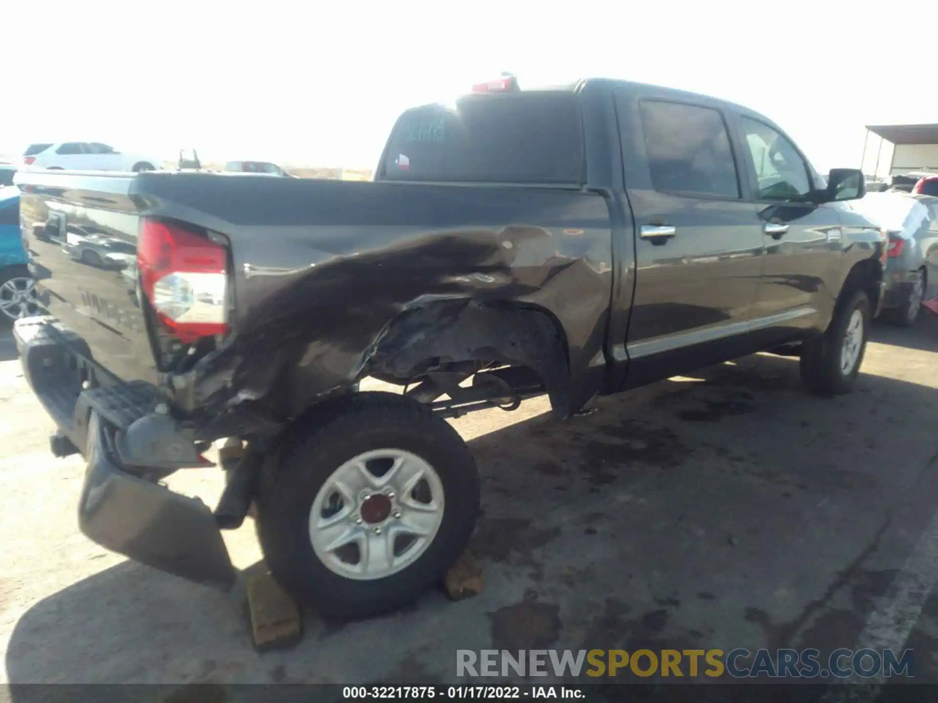 4 Photograph of a damaged car 5TFAY5F10LX884365 TOYOTA TUNDRA 4WD 2020