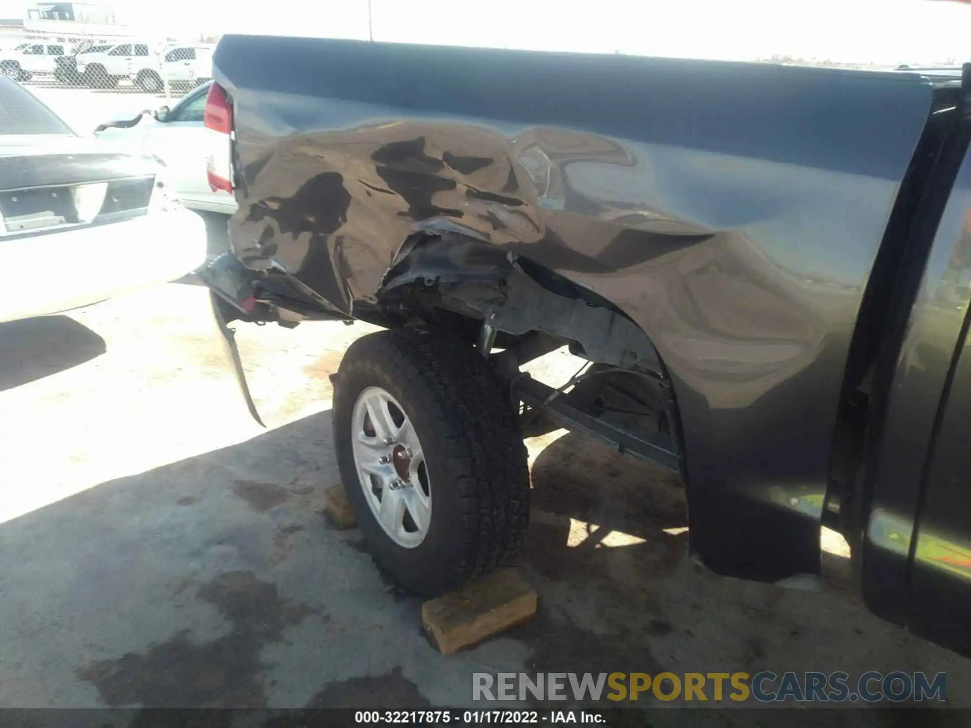 6 Photograph of a damaged car 5TFAY5F10LX884365 TOYOTA TUNDRA 4WD 2020