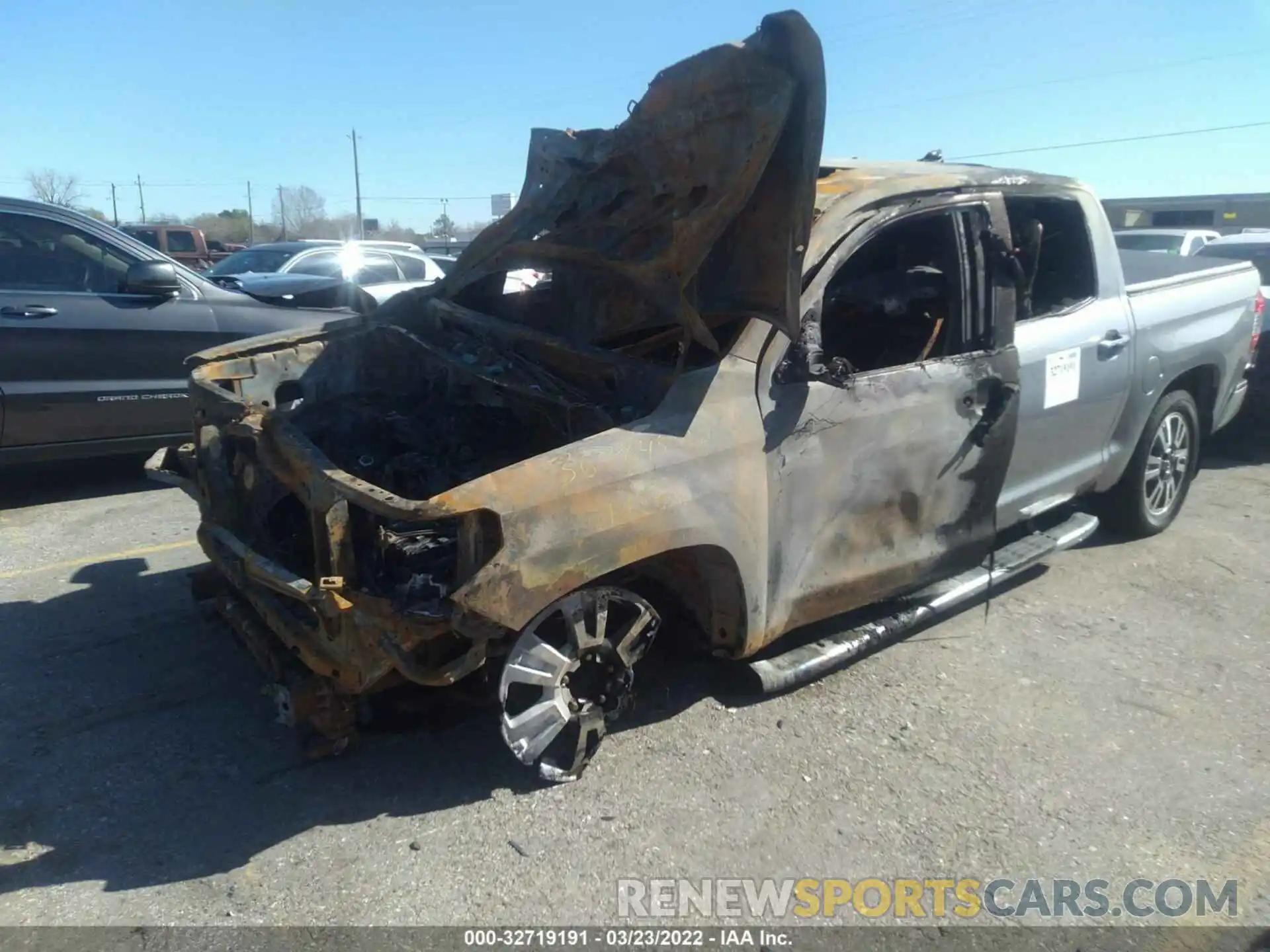 6 Photograph of a damaged car 5TFAY5F10LX901746 TOYOTA TUNDRA 4WD 2020