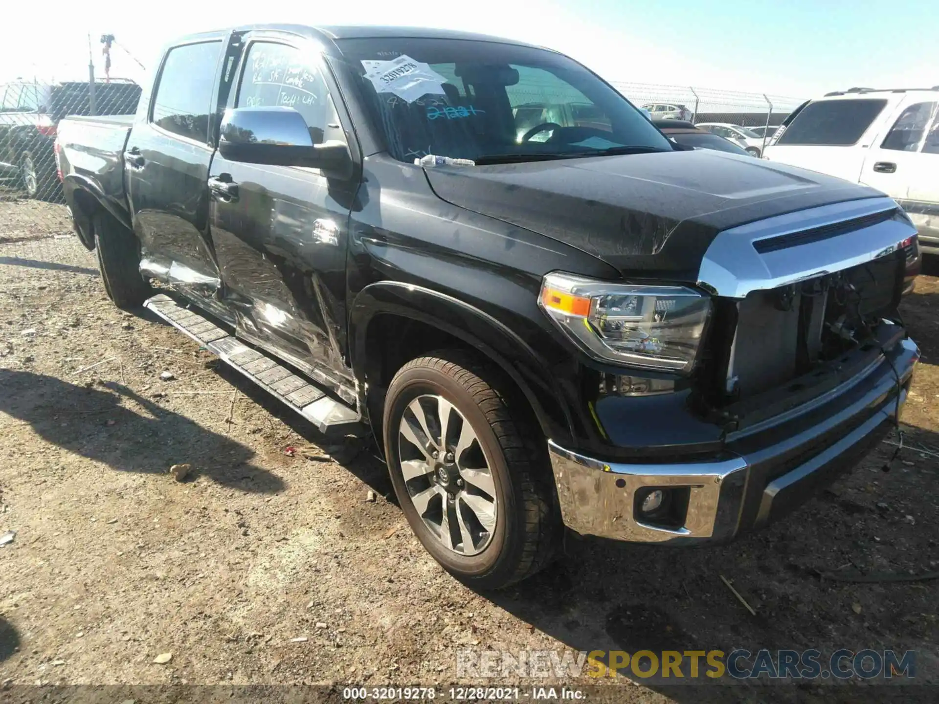 1 Фотография поврежденного автомобиля 5TFAY5F10LX913119 TOYOTA TUNDRA 4WD 2020