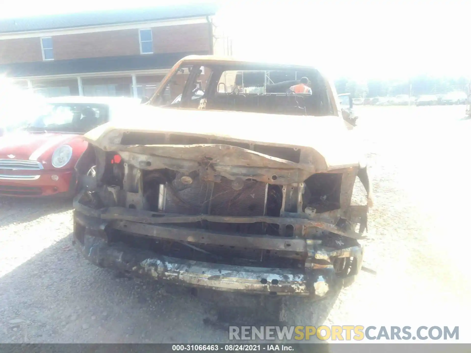 6 Photograph of a damaged car 5TFAY5F11LX898095 TOYOTA TUNDRA 4WD 2020