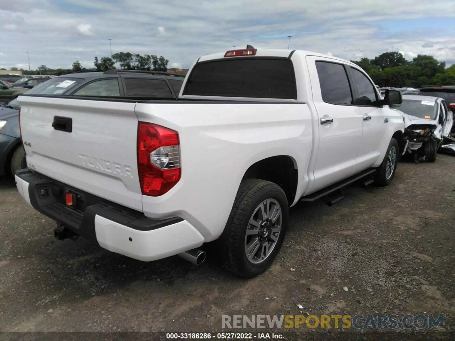 4 Photograph of a damaged car 5TFAY5F13LX925622 TOYOTA TUNDRA 4WD 2020