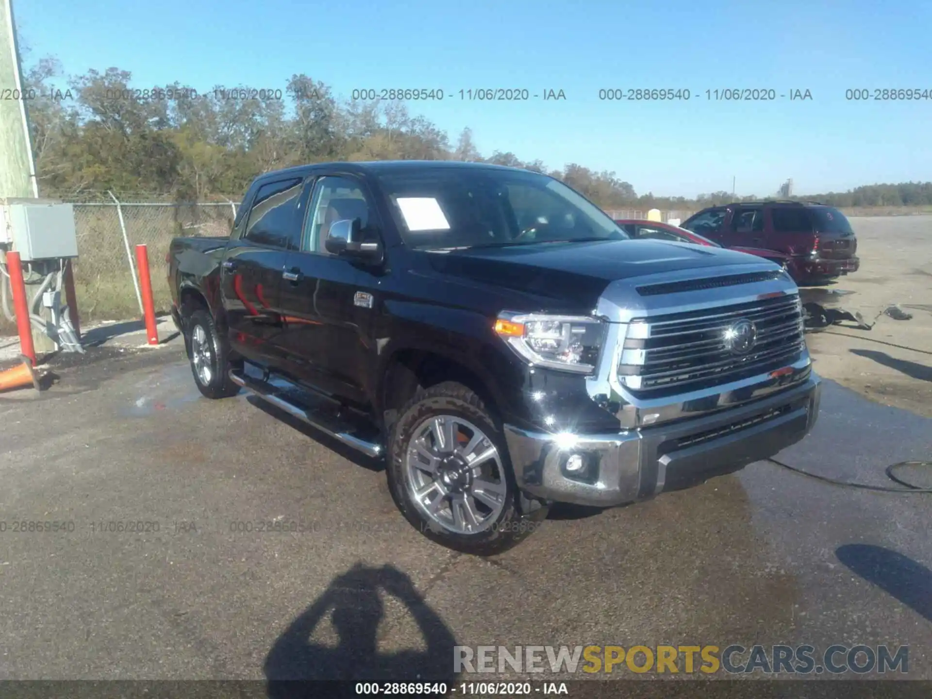 1 Photograph of a damaged car 5TFAY5F13LX933509 TOYOTA TUNDRA 4WD 2020