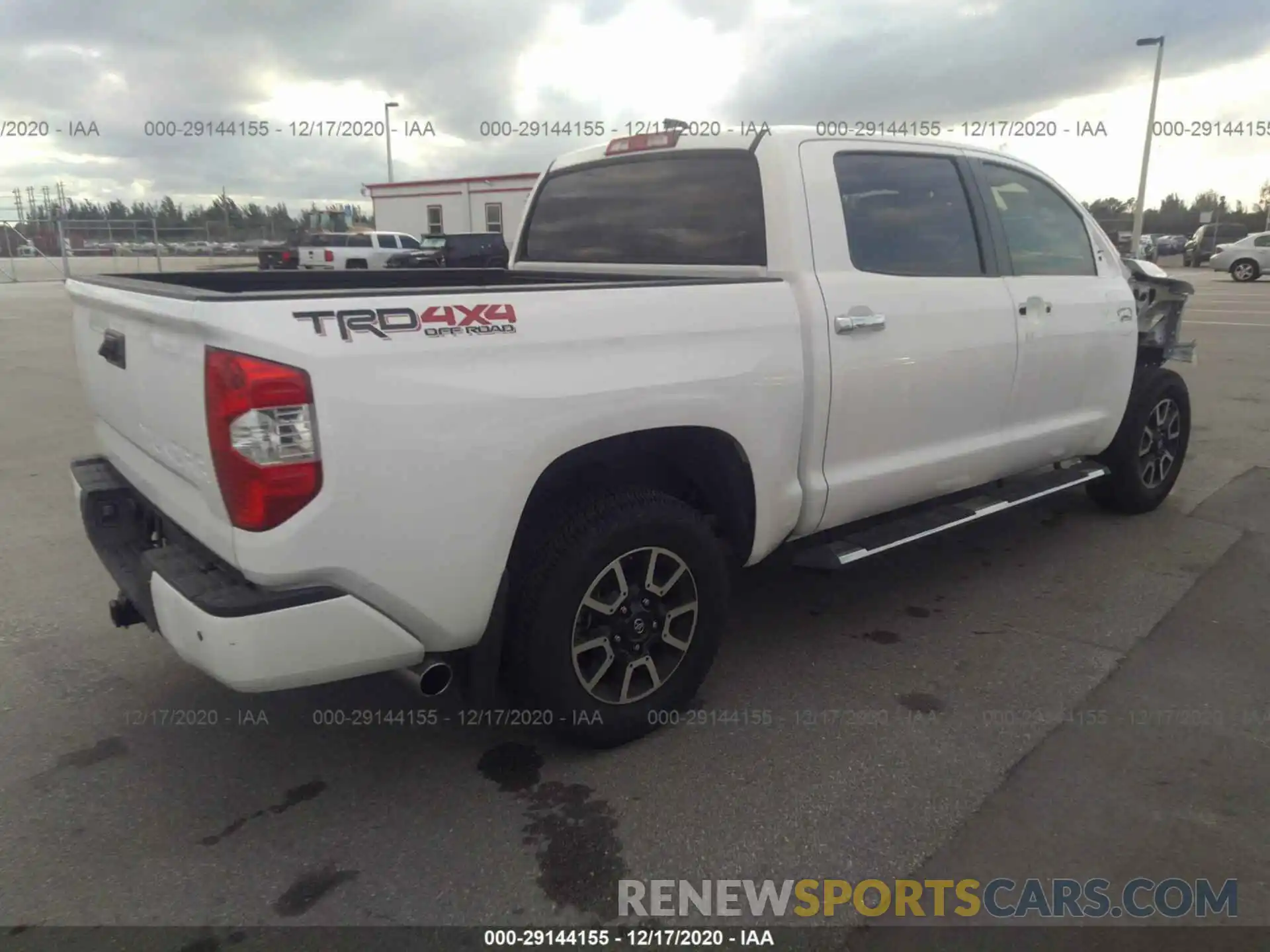 4 Photograph of a damaged car 5TFAY5F14LX915794 TOYOTA TUNDRA 4WD 2020