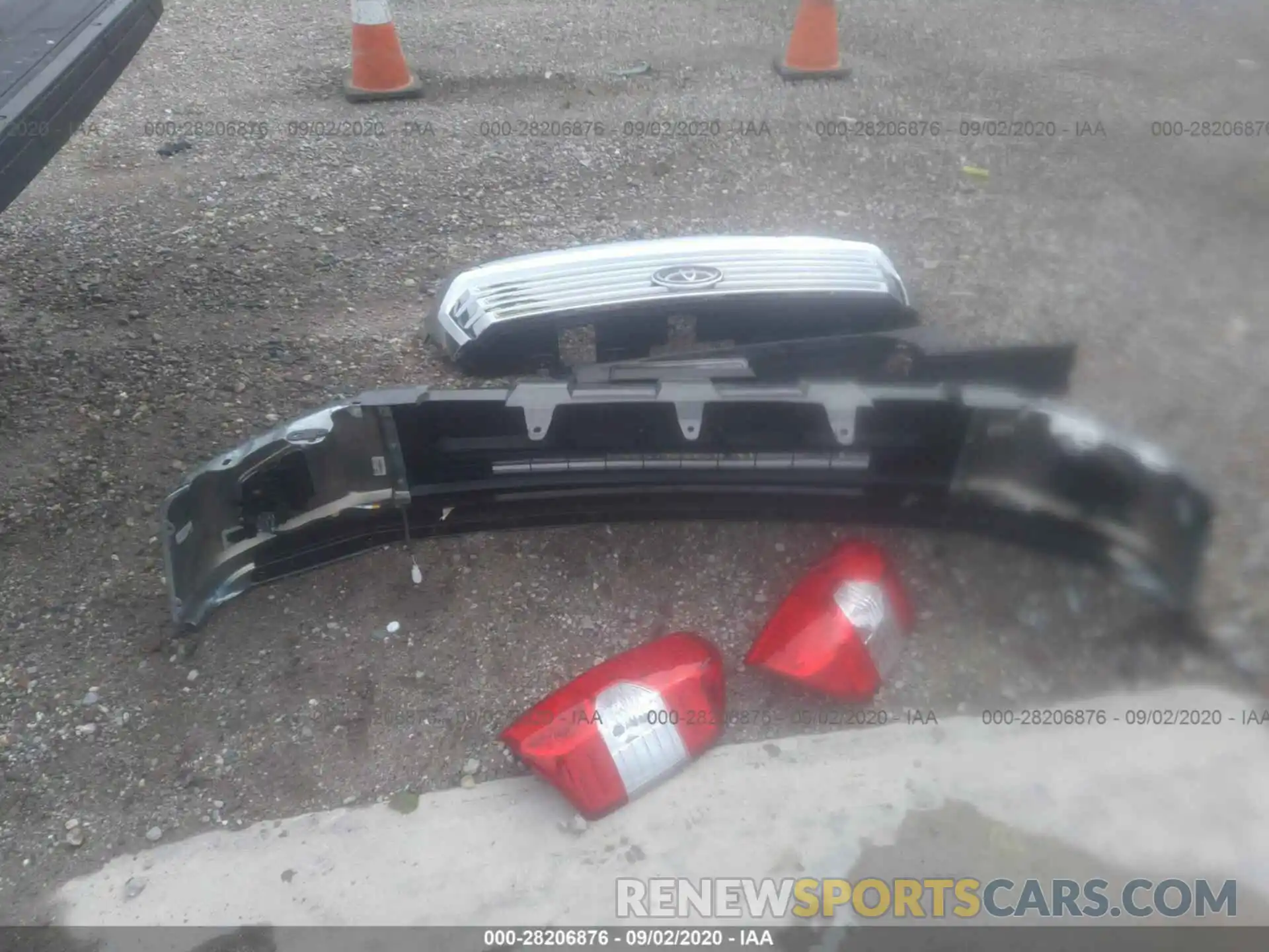 12 Photograph of a damaged car 5TFAY5F16LX887030 TOYOTA TUNDRA 4WD 2020