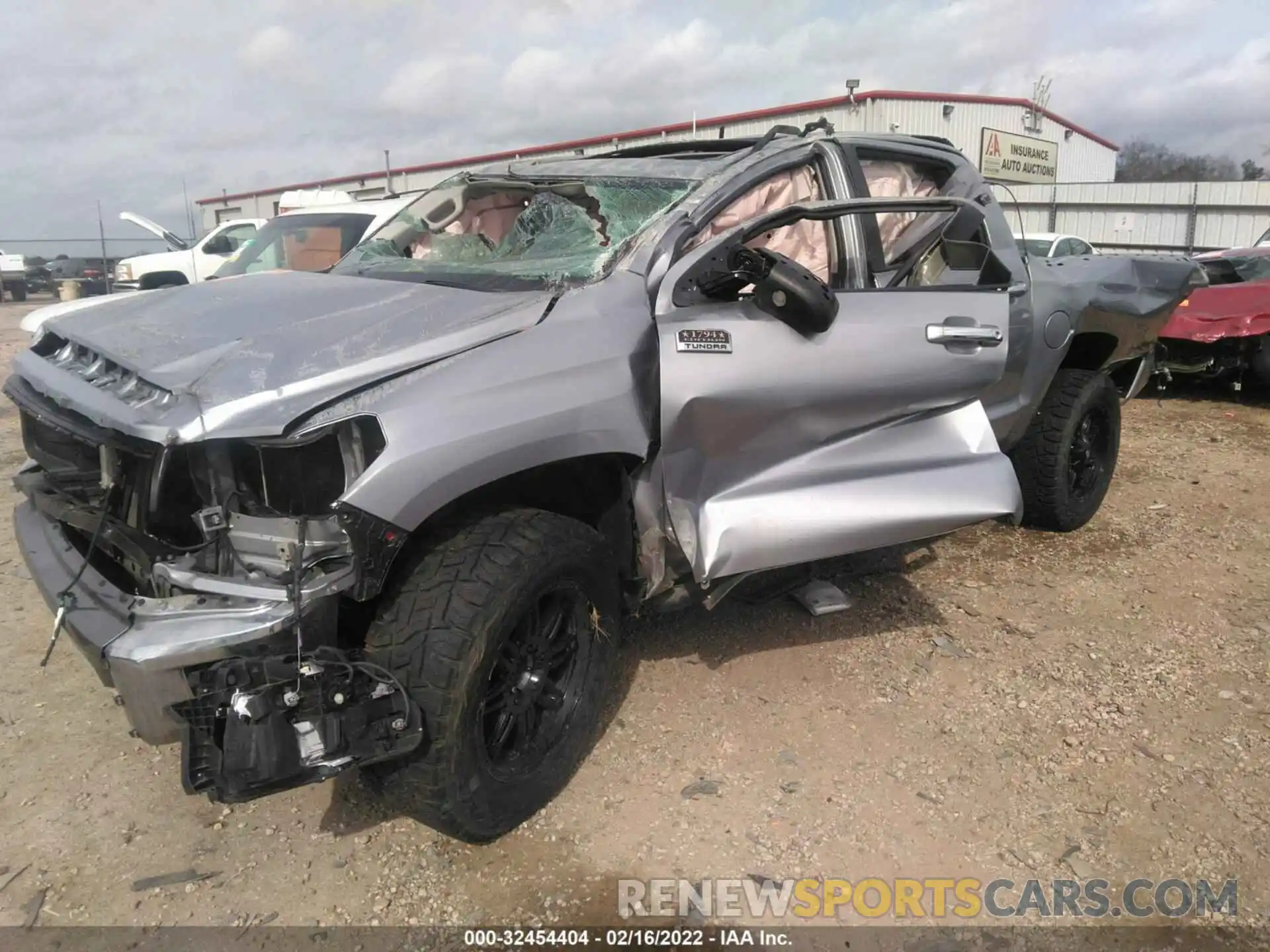 2 Photograph of a damaged car 5TFAY5F16LX923783 TOYOTA TUNDRA 4WD 2020