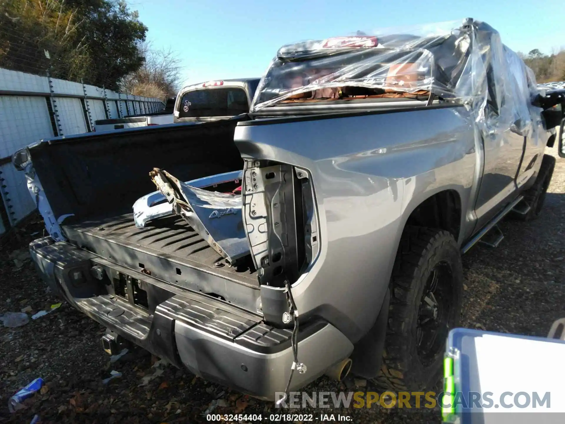 4 Photograph of a damaged car 5TFAY5F16LX923783 TOYOTA TUNDRA 4WD 2020