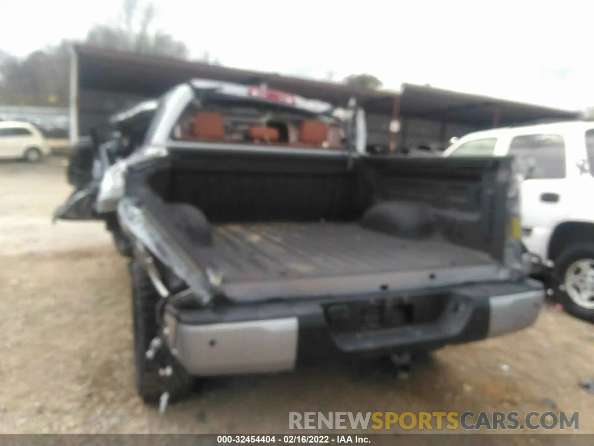 8 Photograph of a damaged car 5TFAY5F16LX923783 TOYOTA TUNDRA 4WD 2020