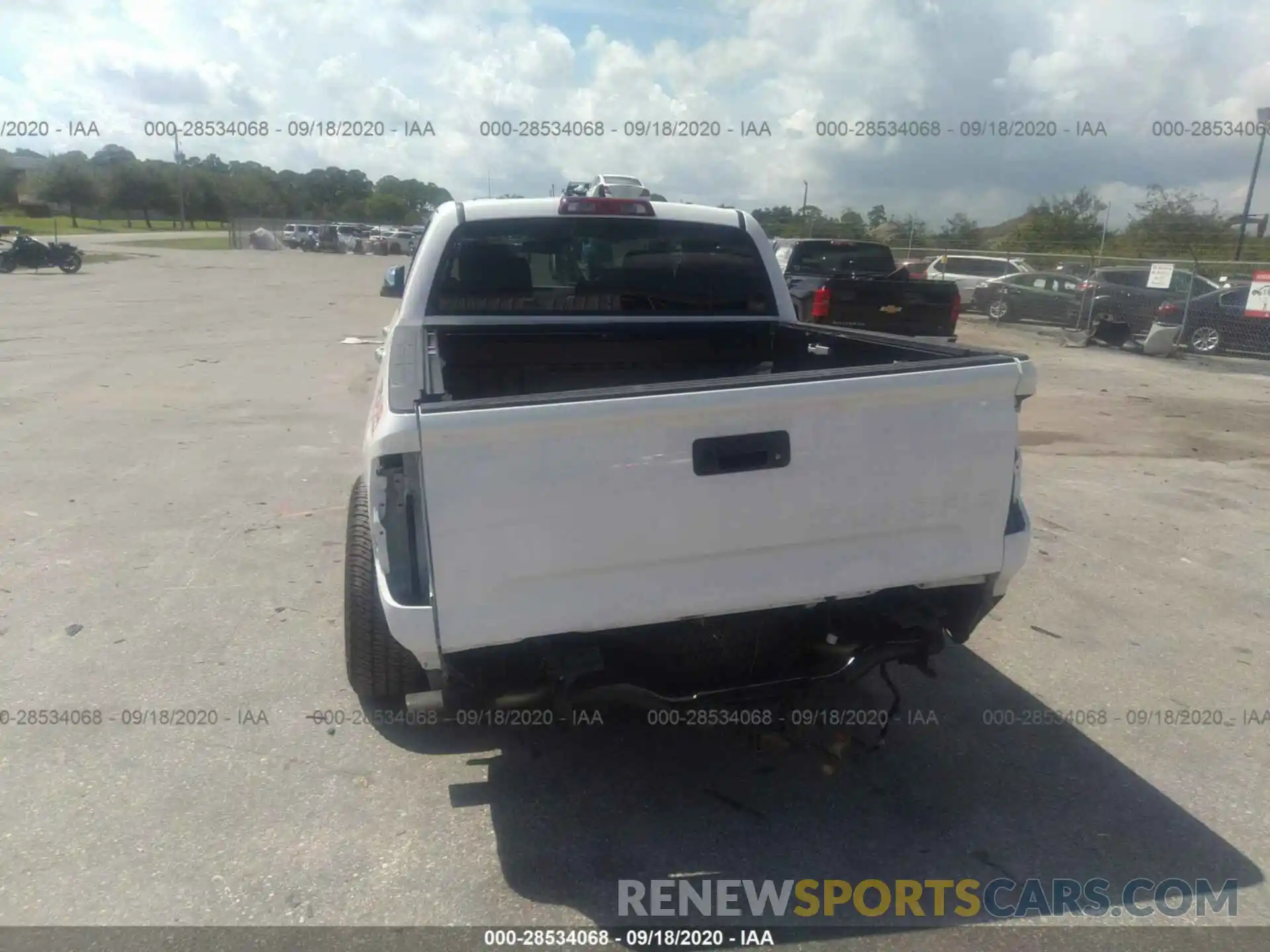 6 Photograph of a damaged car 5TFAY5F16LX936887 TOYOTA TUNDRA 4WD 2020